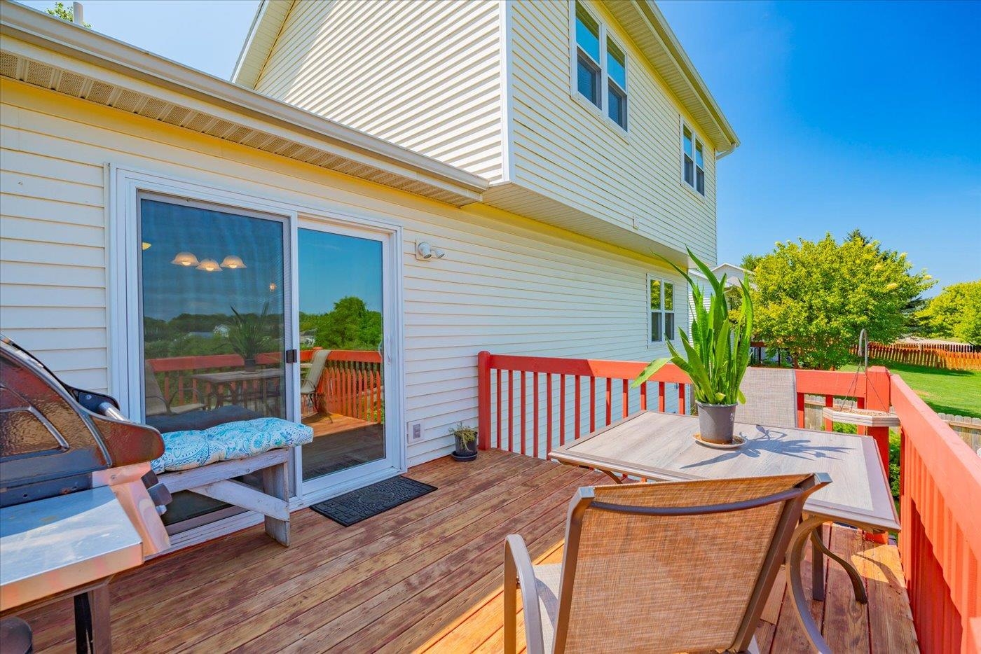 933 Vista Ridge Drive