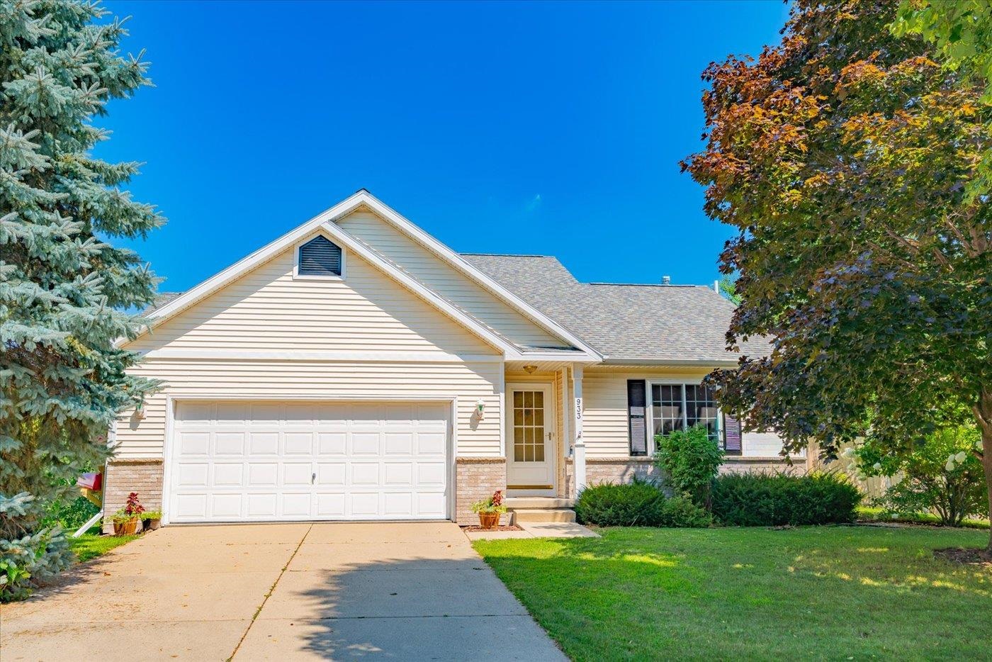 933 Vista Ridge Drive