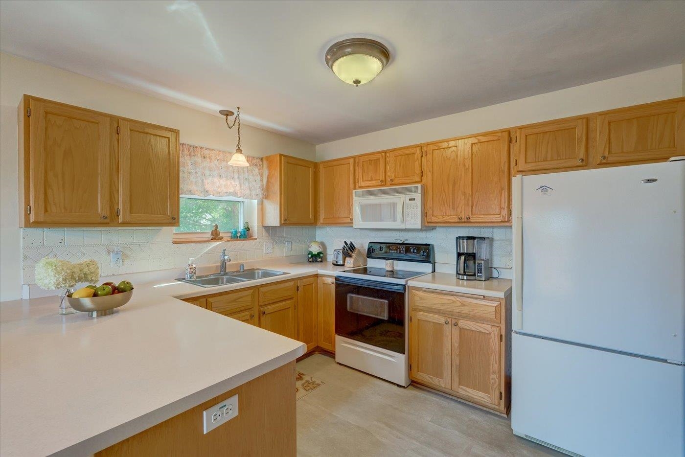 933 Vista Ridge Drive