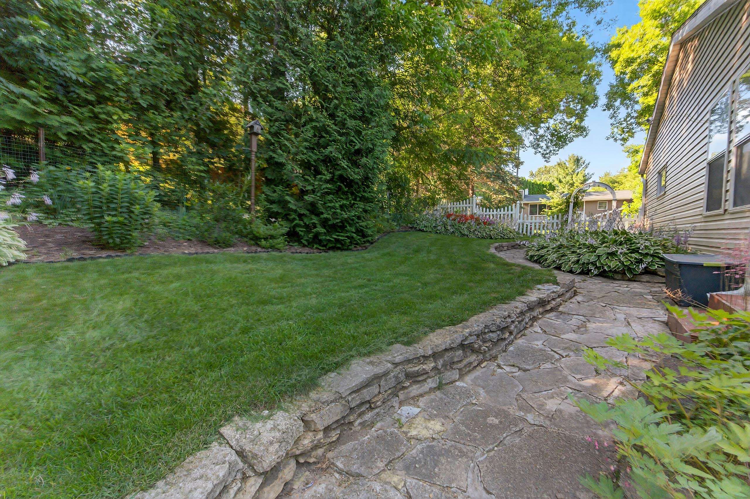 6809 Pilgrim Road