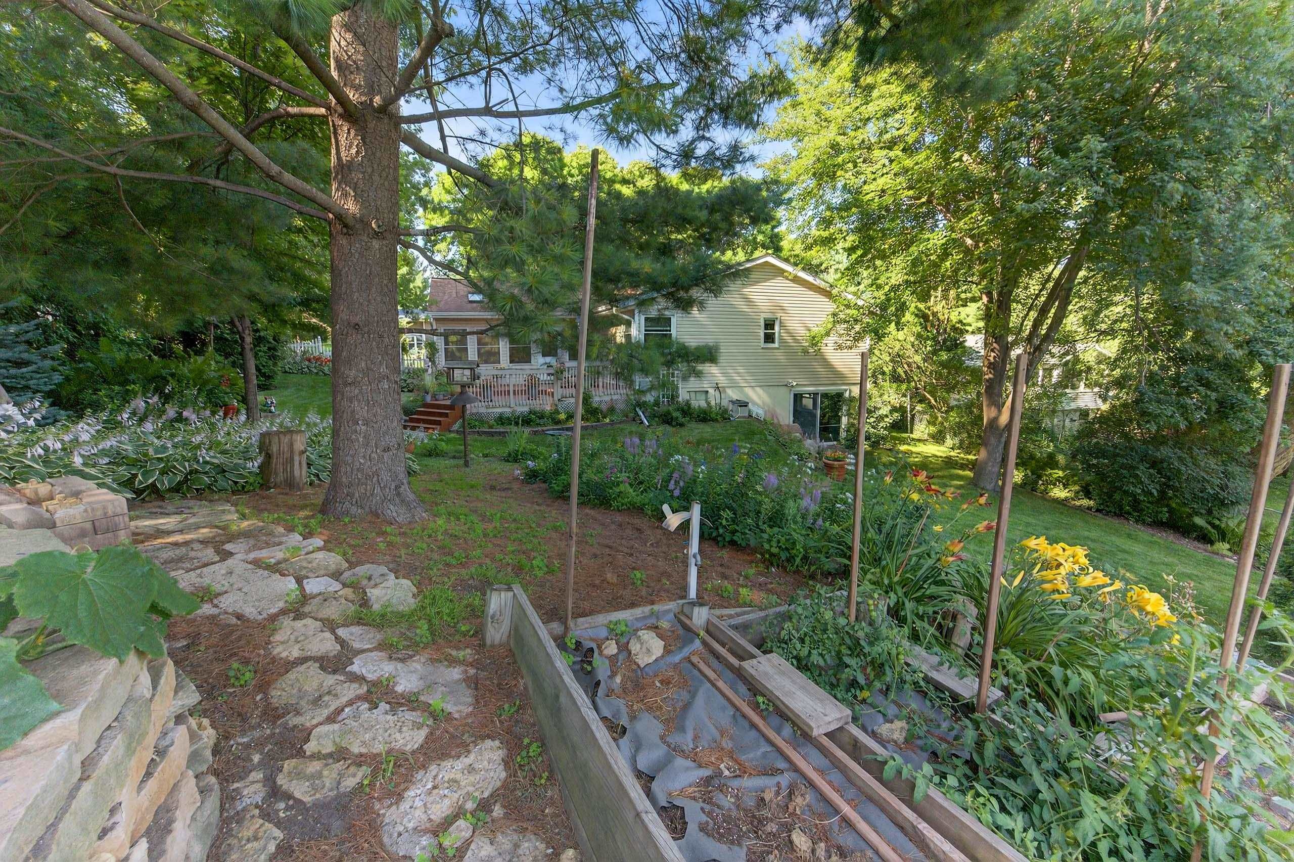 6809 Pilgrim Road