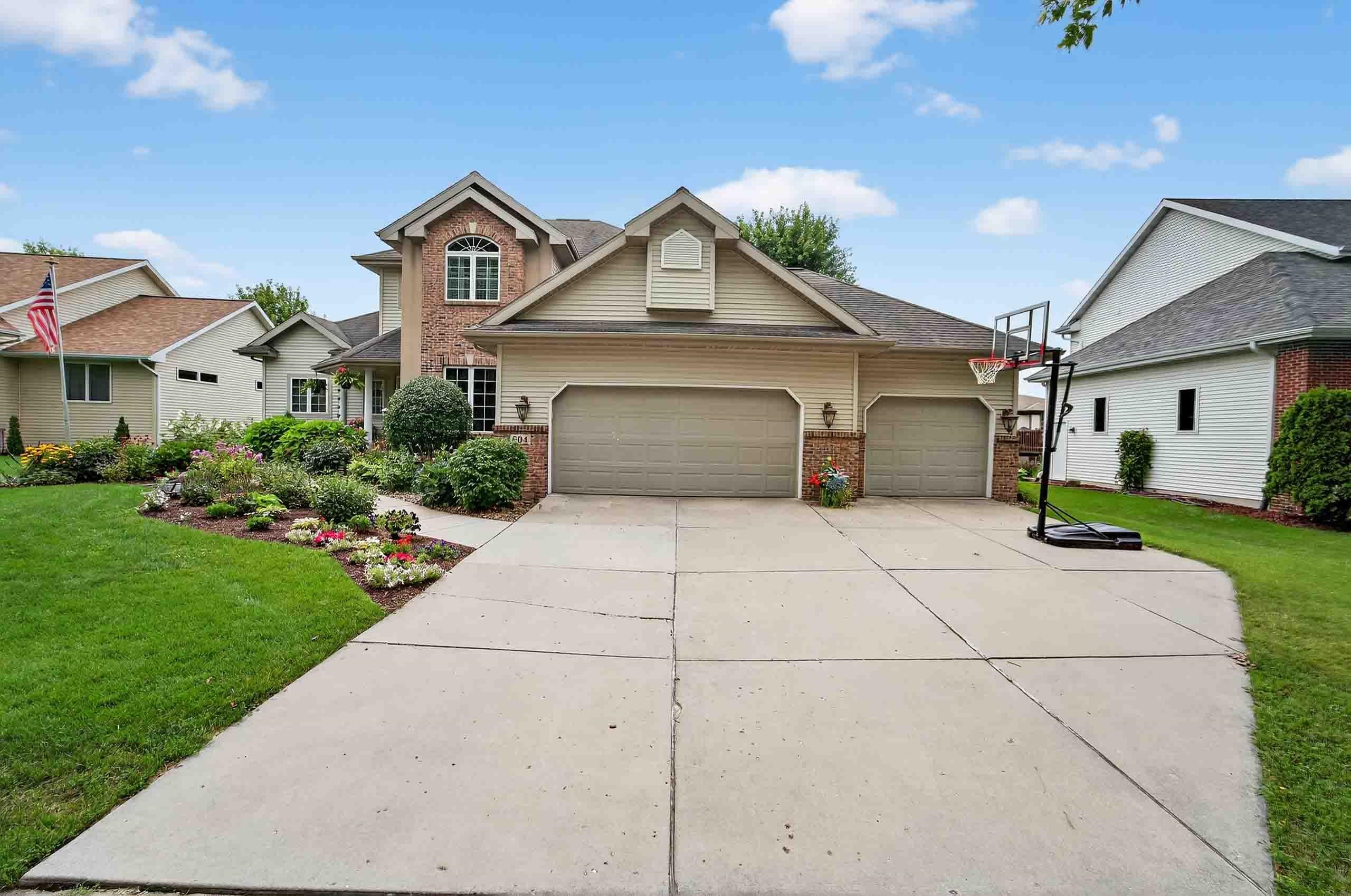 604 Pleasant Valley Parkway