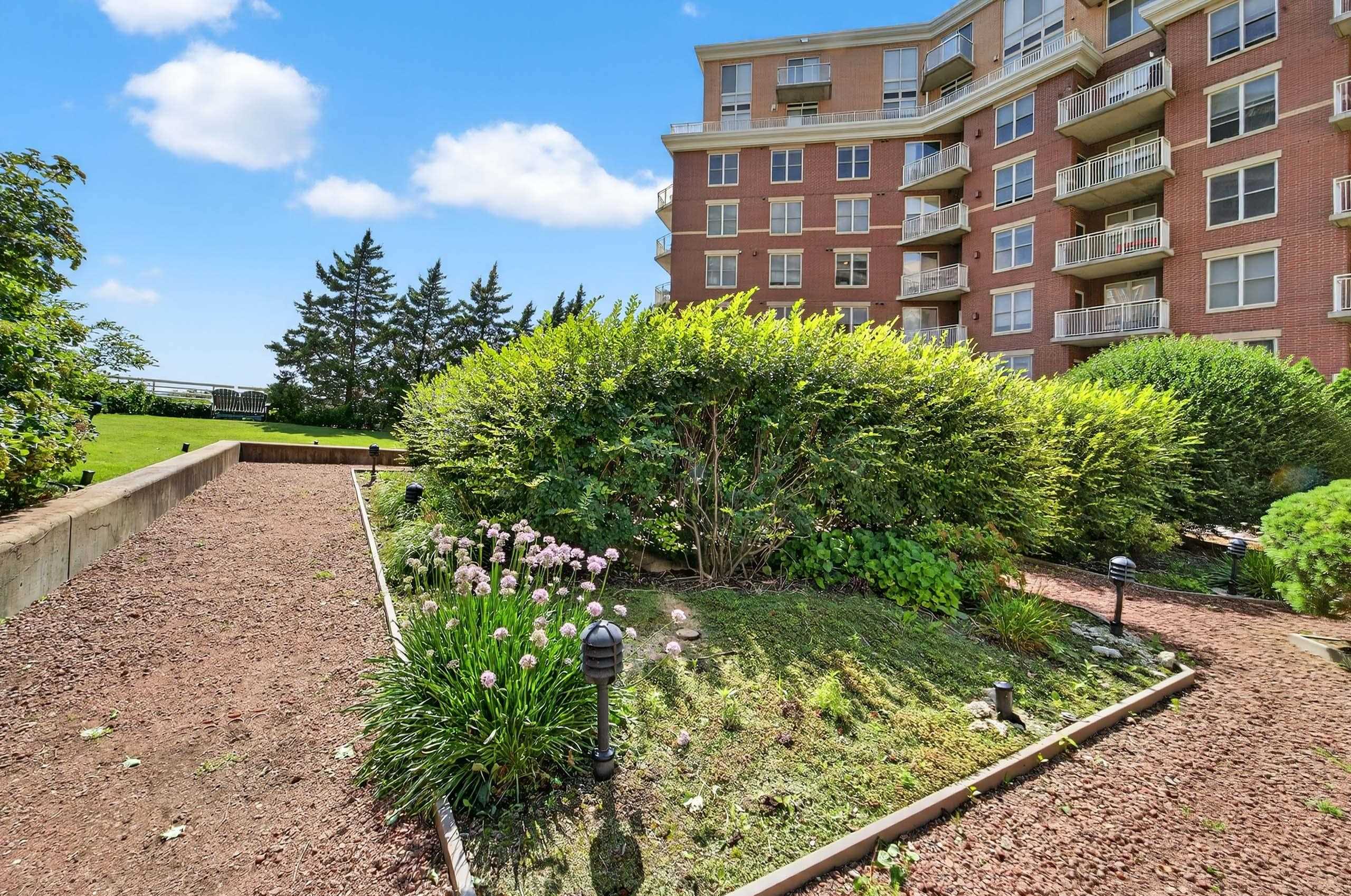 360 W Washington Avenue 1204