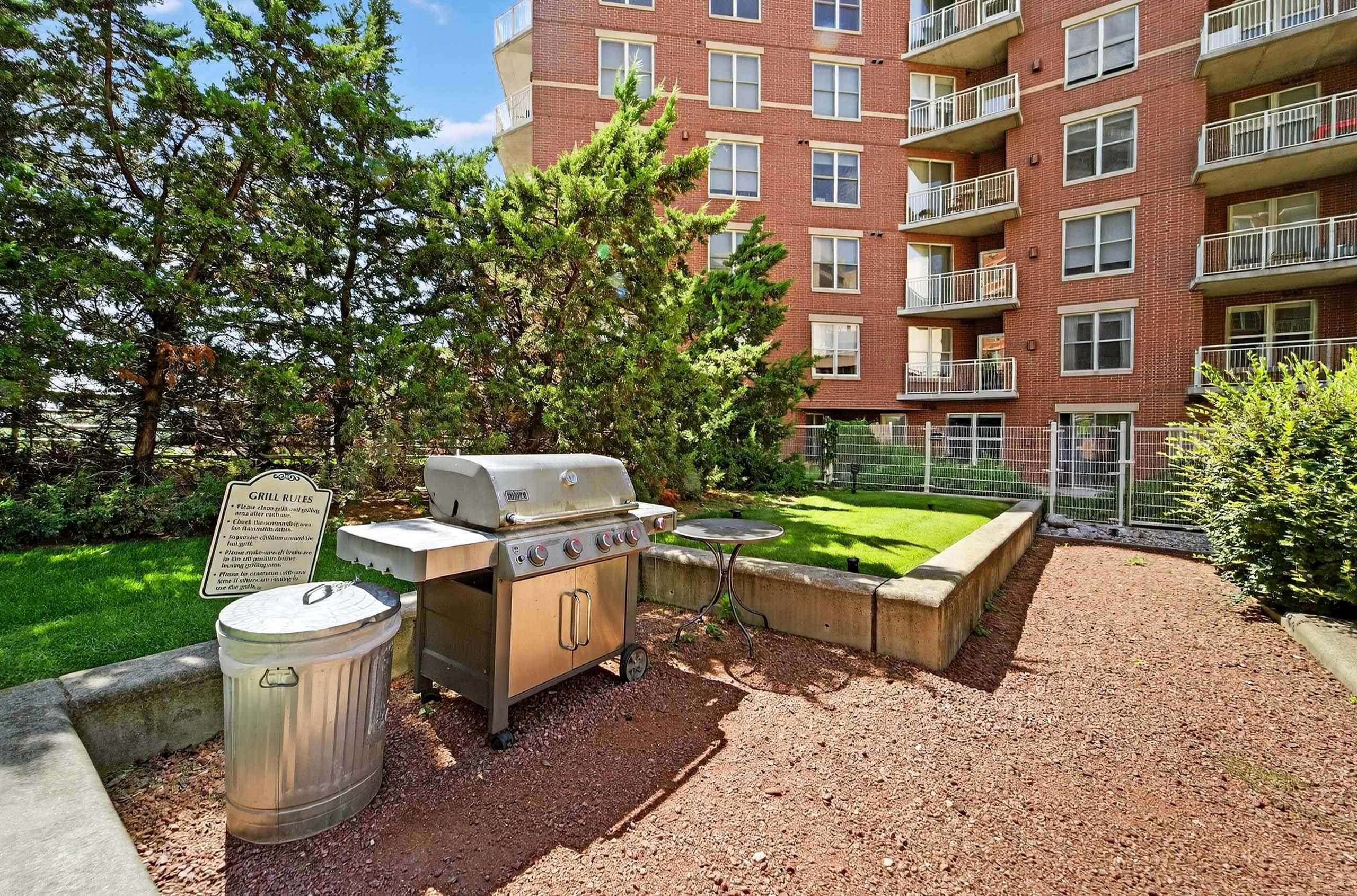 360 W Washington Avenue 1204