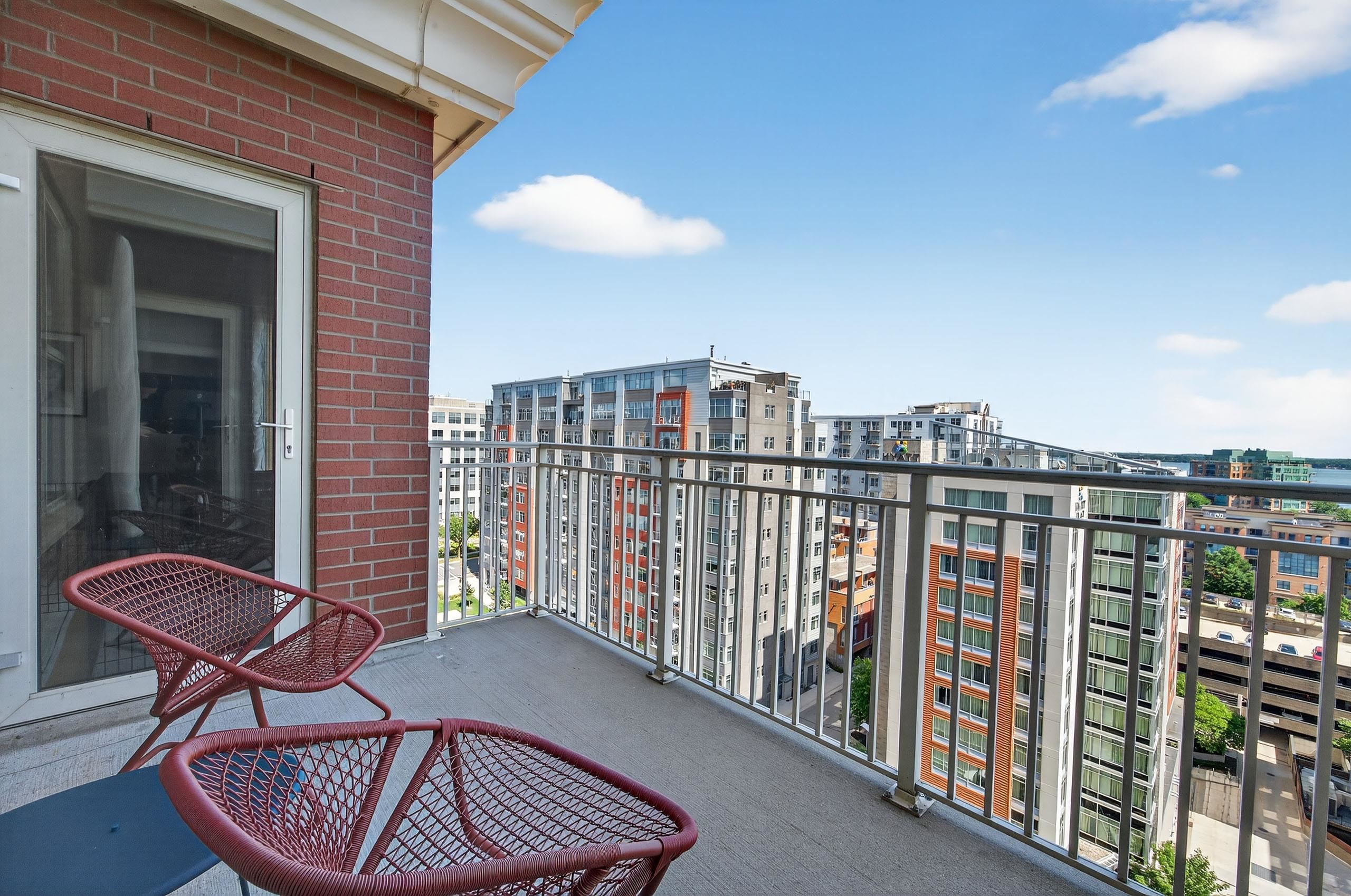 360 W Washington Avenue 1204