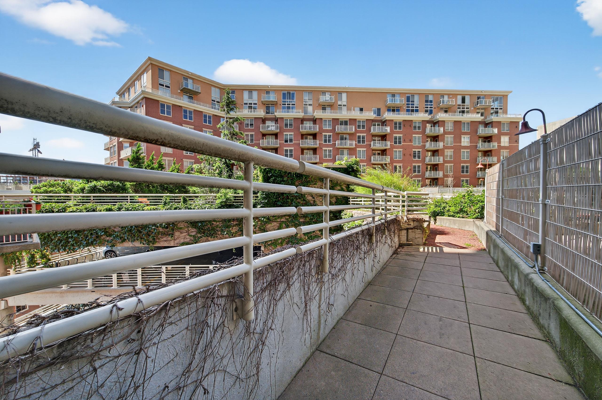 360 W Washington Avenue 1204