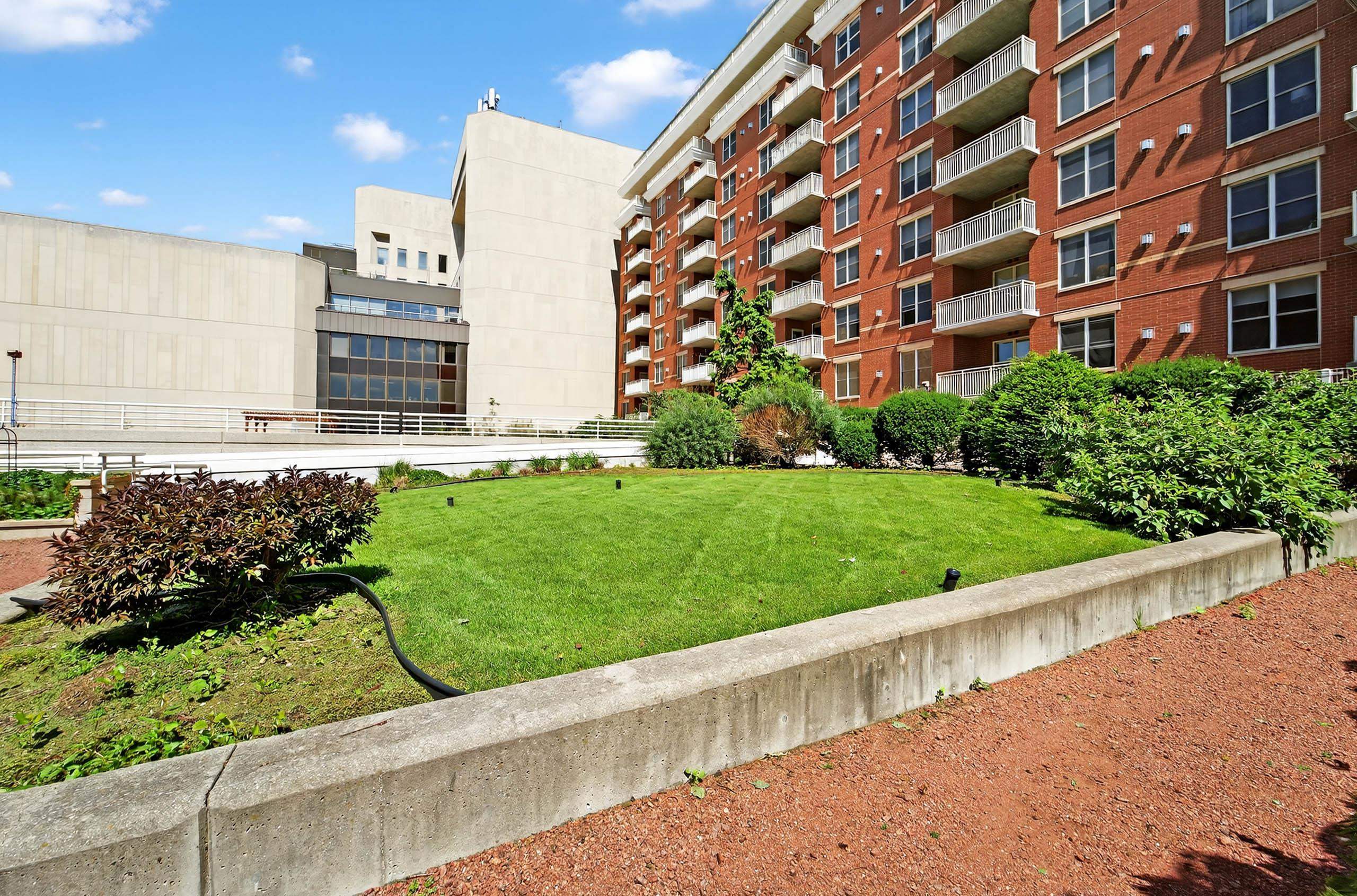 360 W Washington Avenue 1204