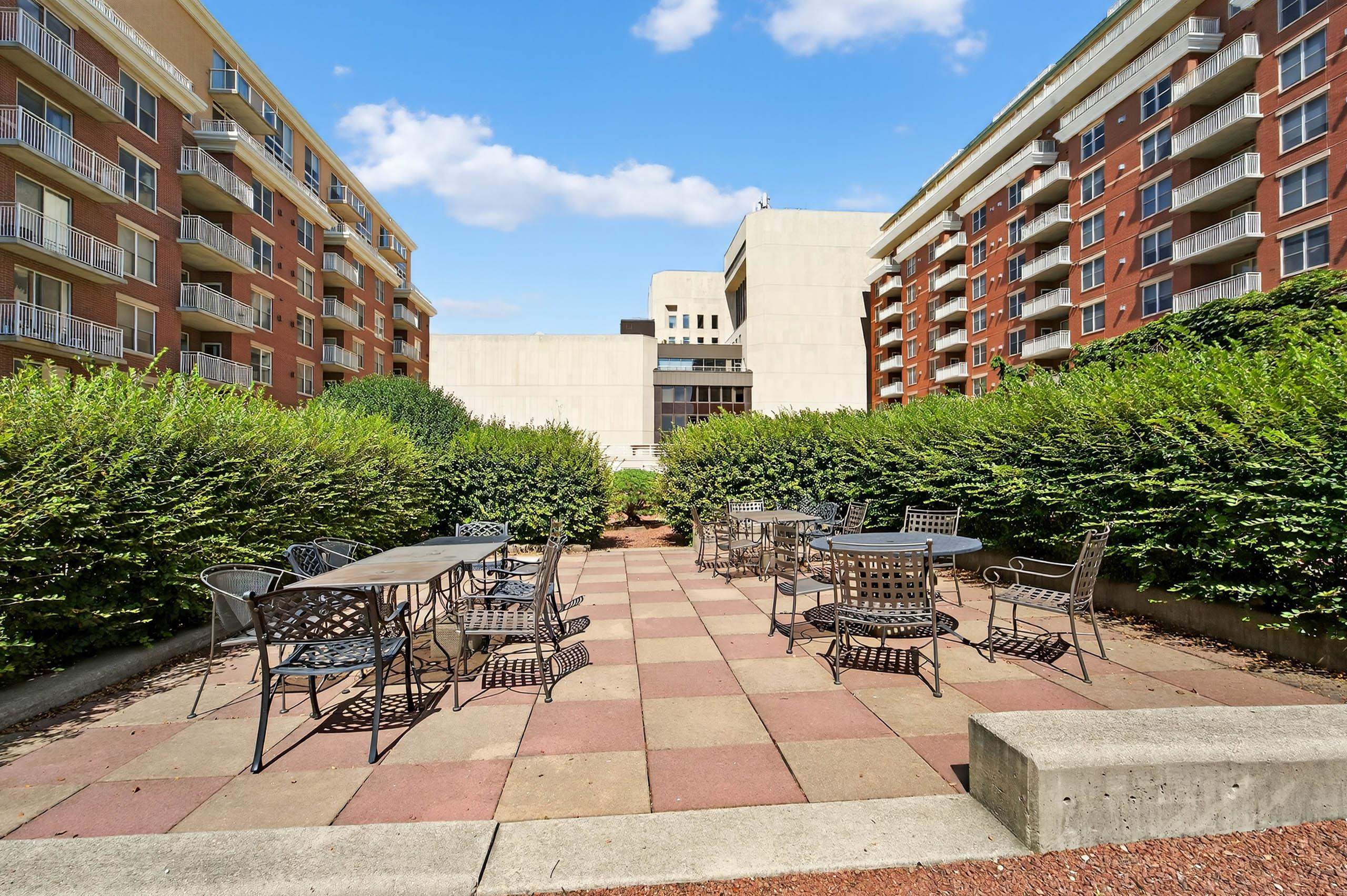 360 W Washington Avenue 1204