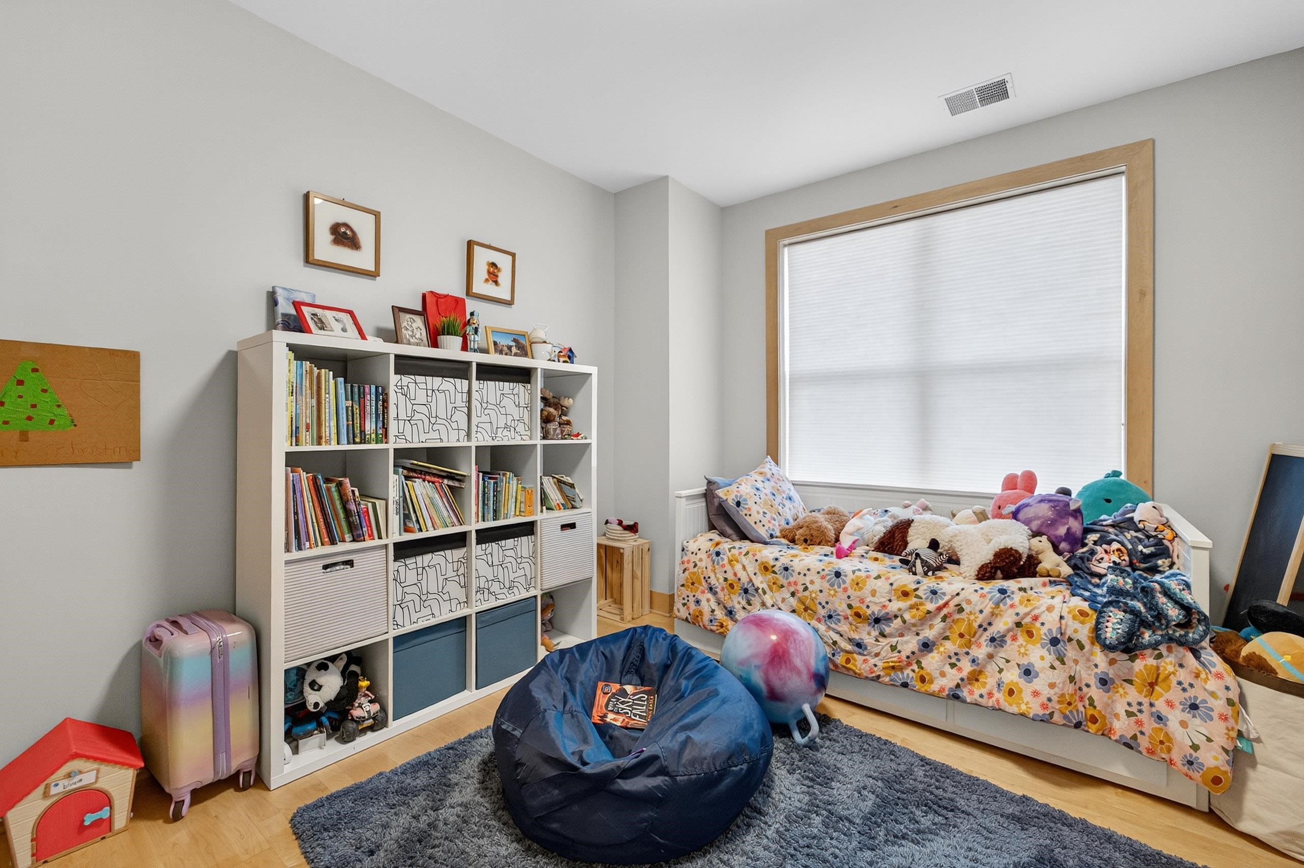 360 W Washington Avenue 1204