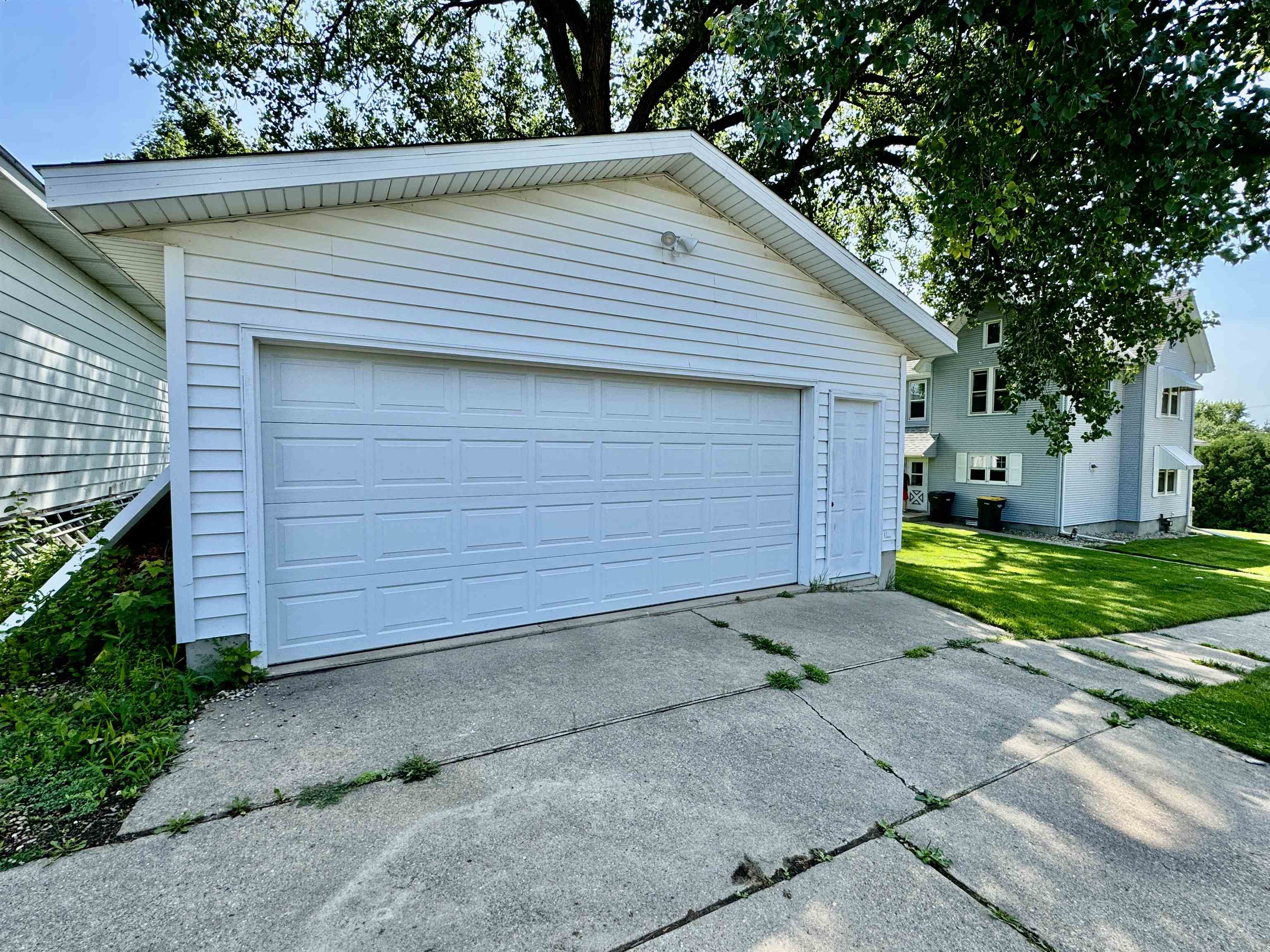 218 7th Avenue
