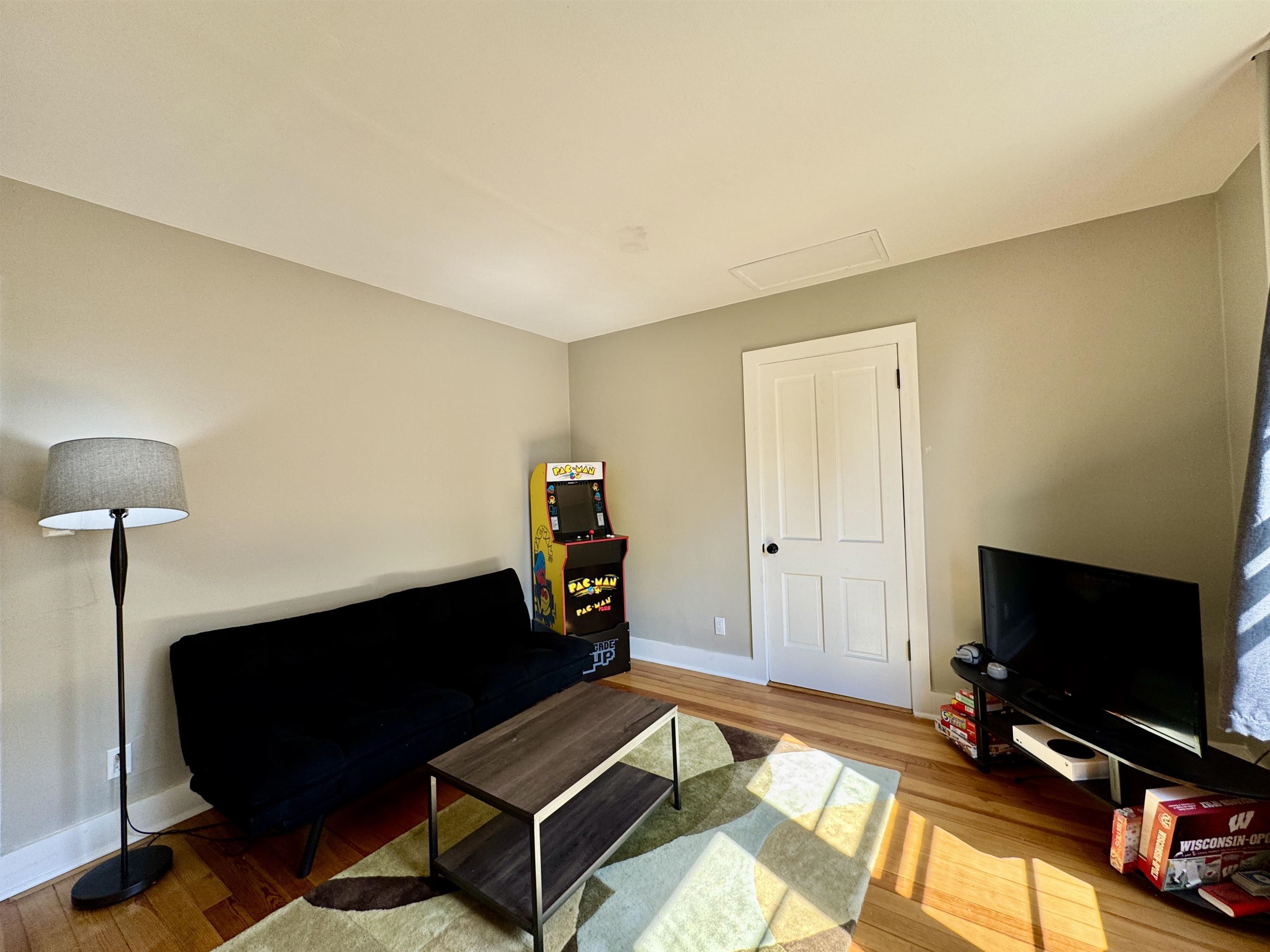 218 7th Avenue