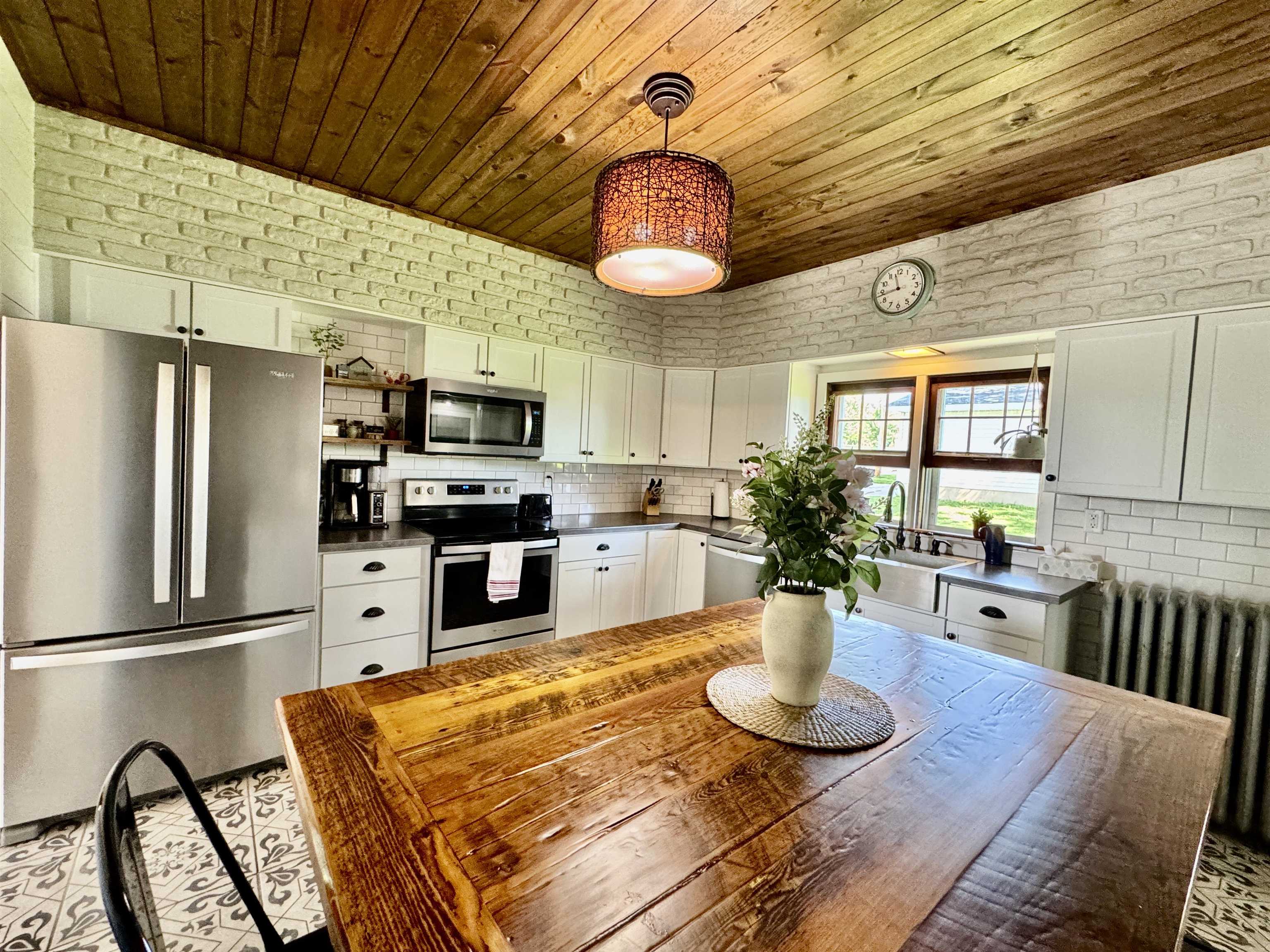 218 7th Avenue