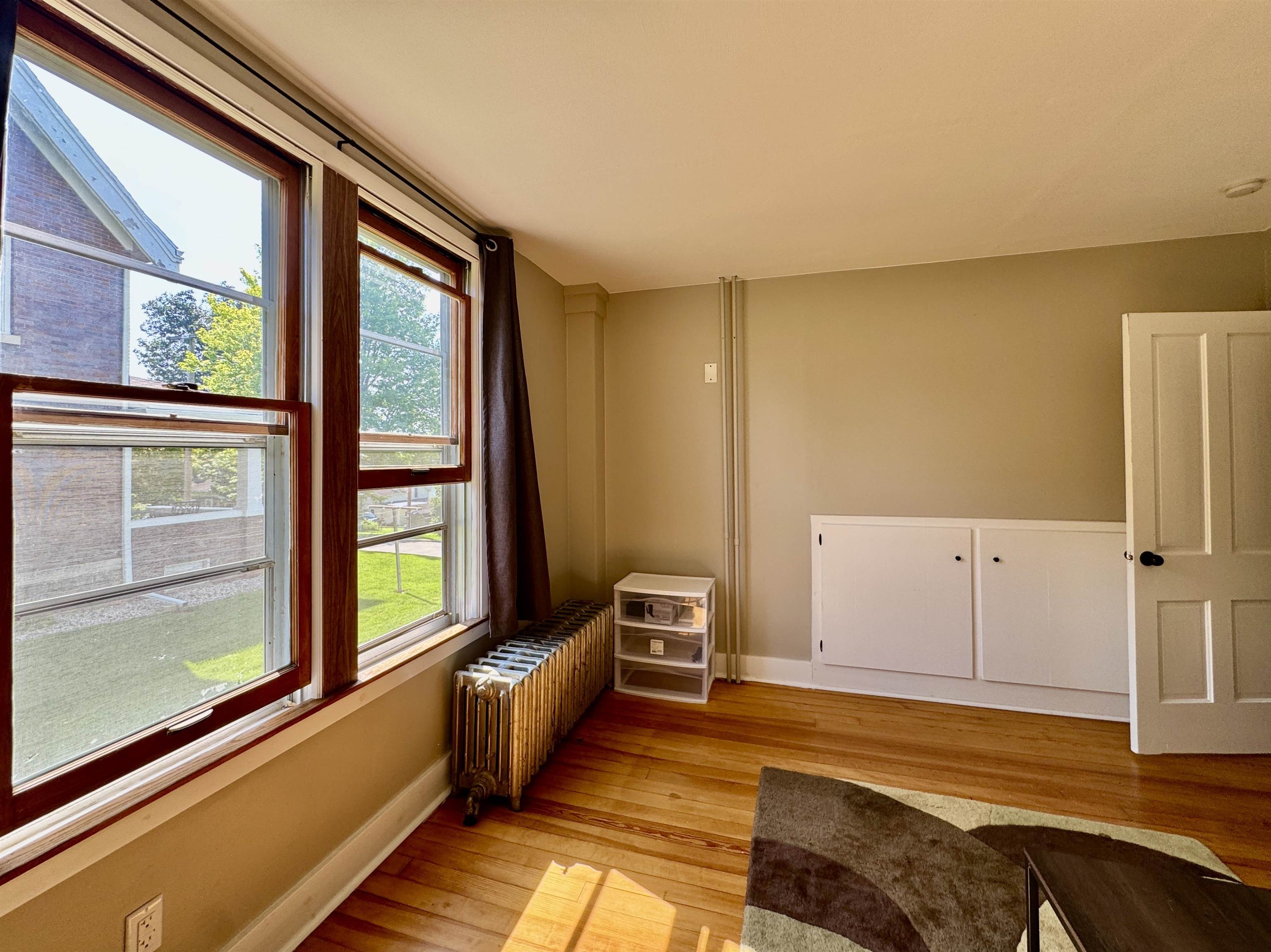 218 7th Avenue