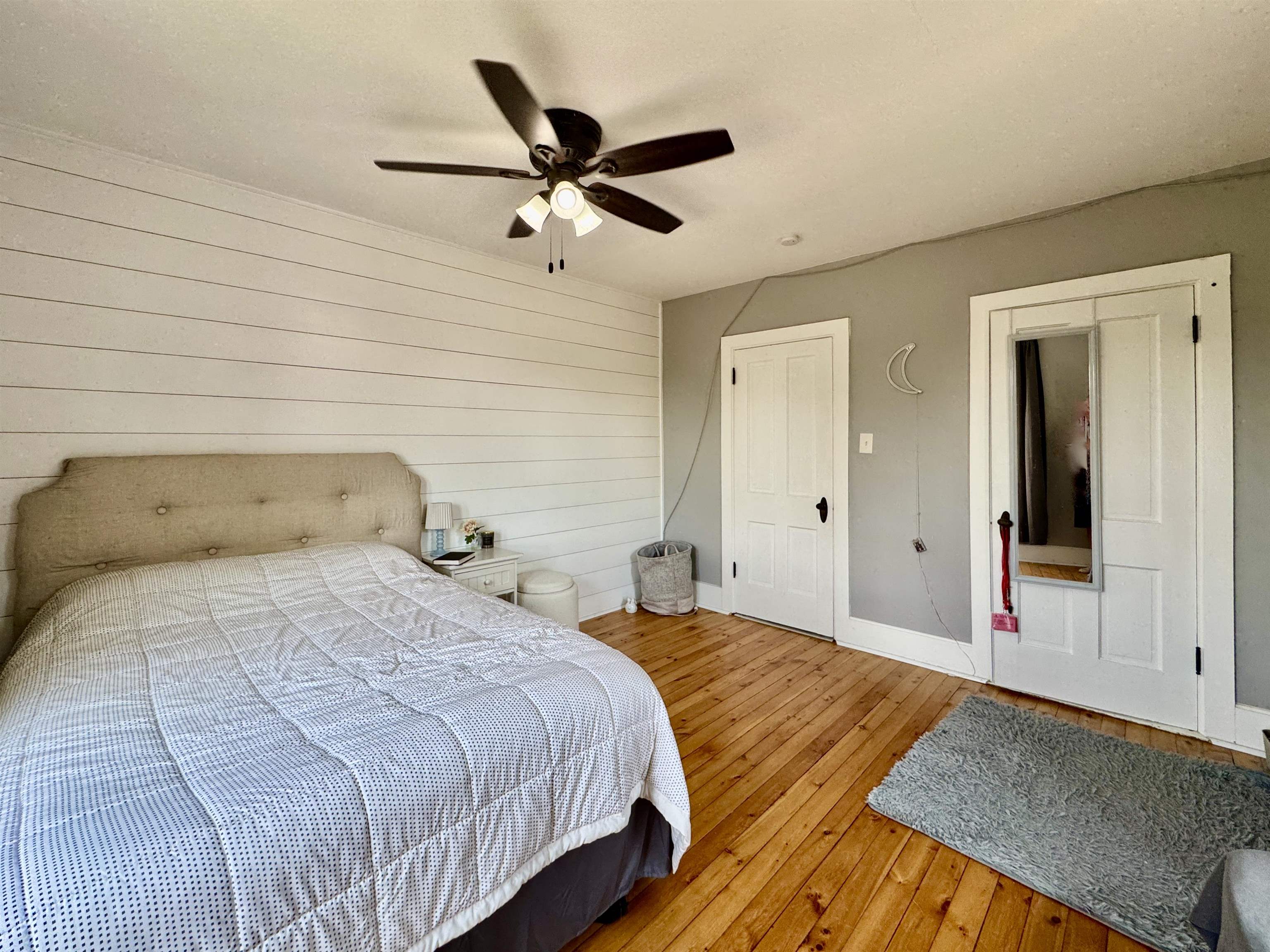 218 7th Avenue