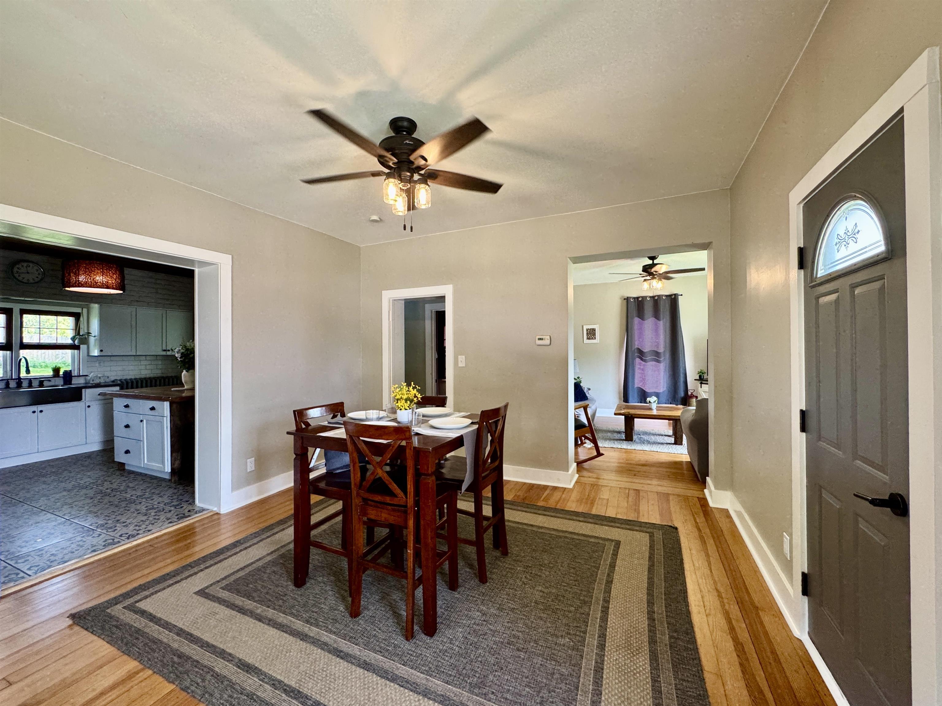 218 7th Avenue