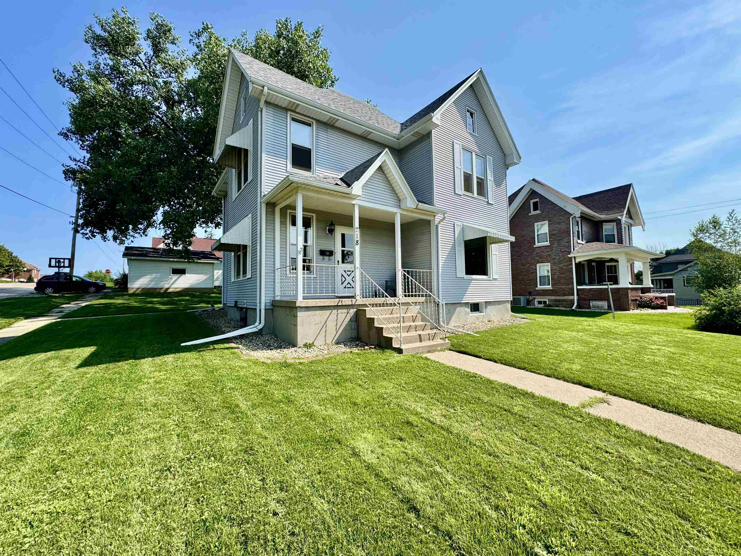 218 7th Avenue