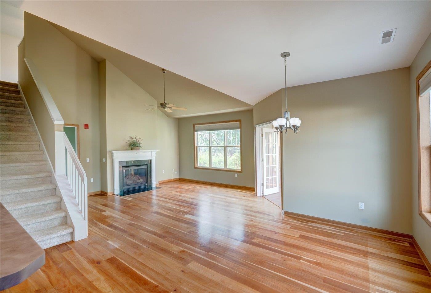 15 Corner Stone Way Unit: 16