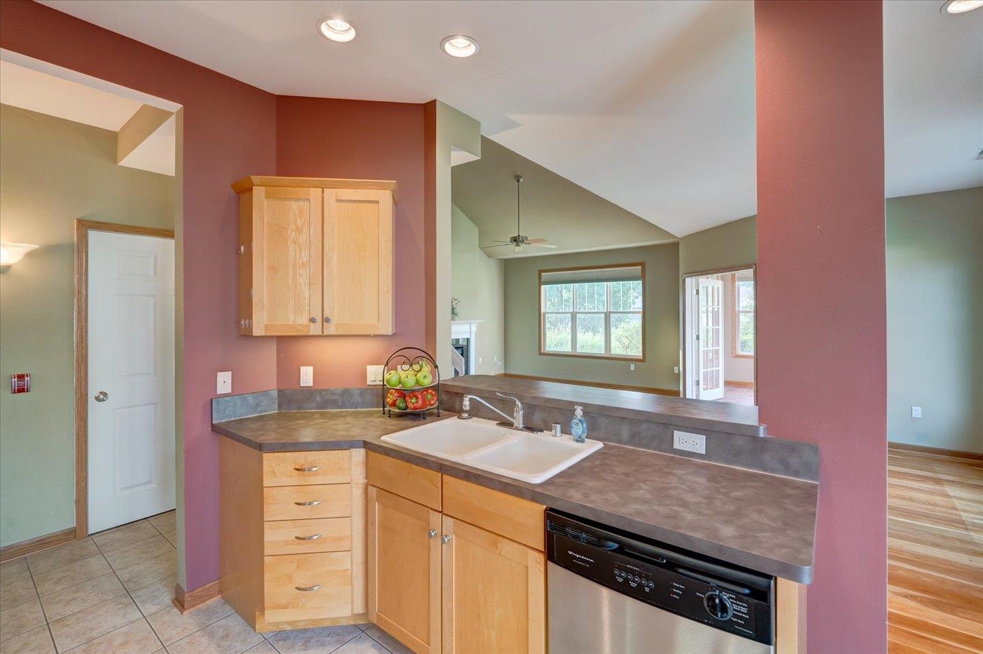 15 Corner Stone Way Unit: 16