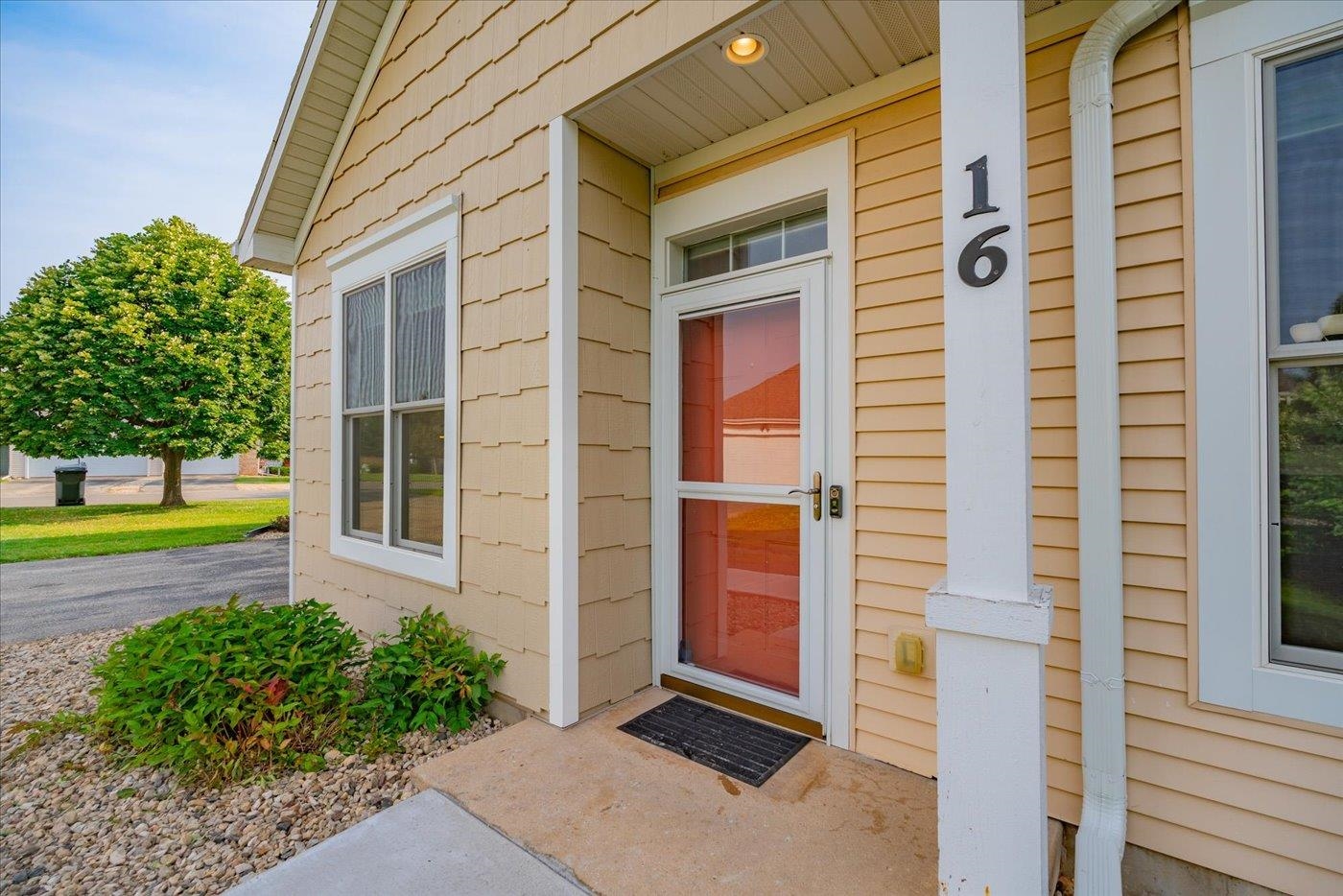 15 Corner Stone Way Unit: 16