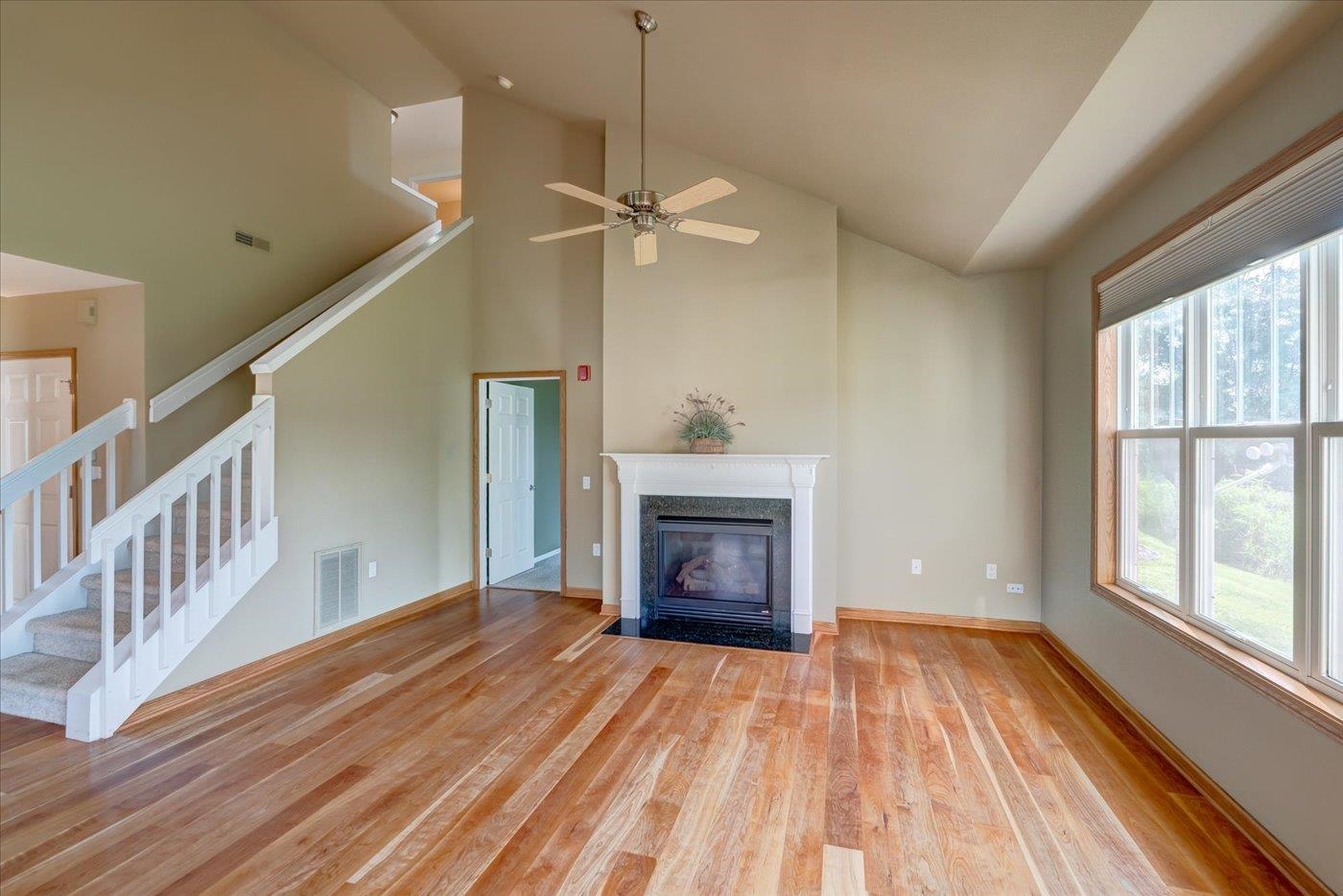 15 Corner Stone Way Unit: 16