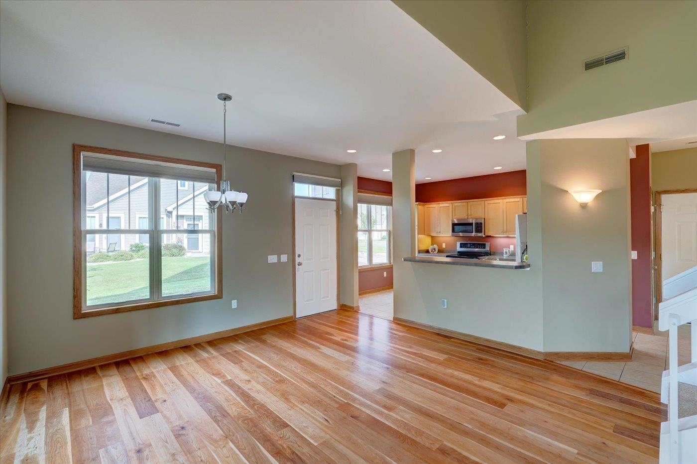 15 Corner Stone Way Unit: 16