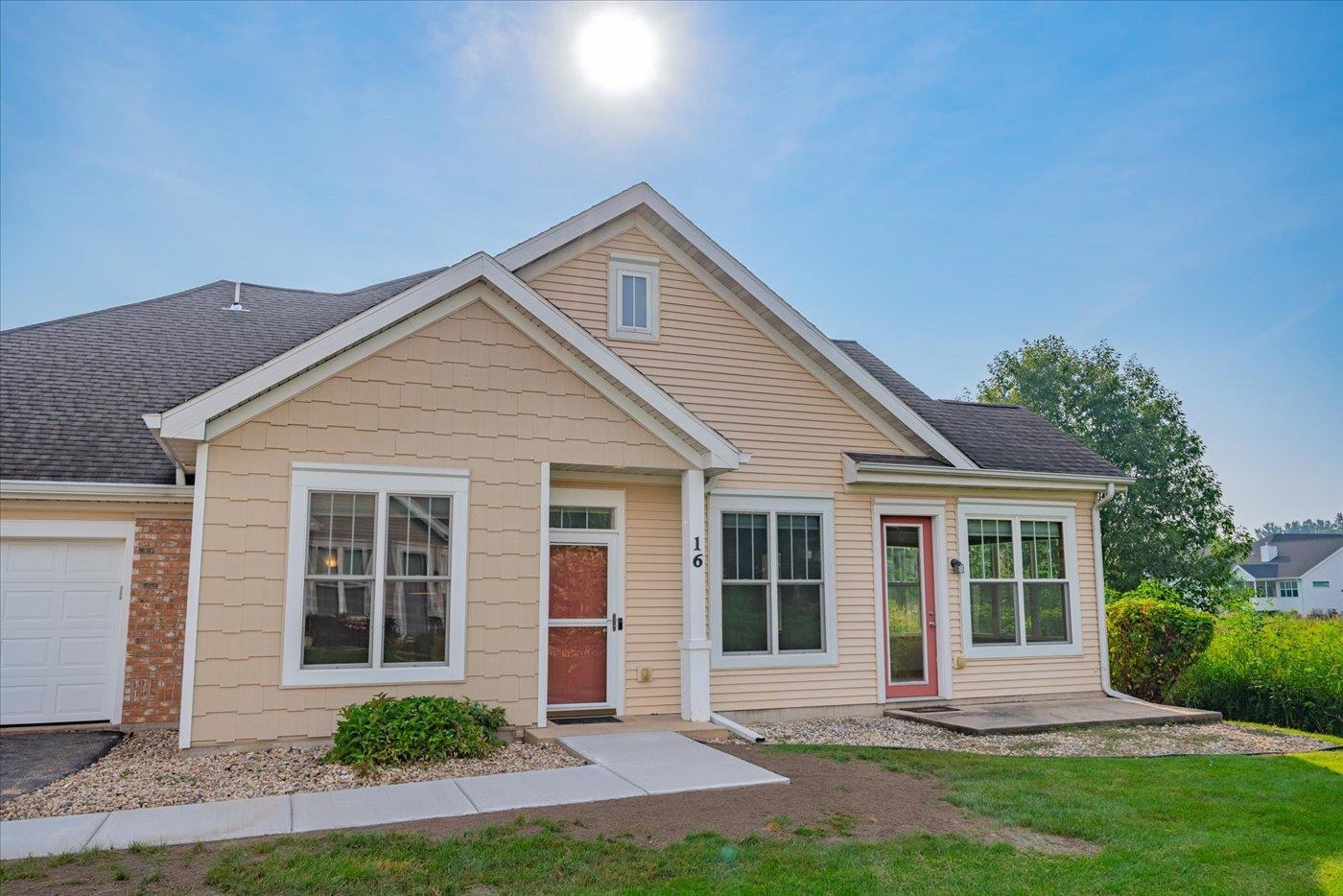 15 Corner Stone Way Unit: 16