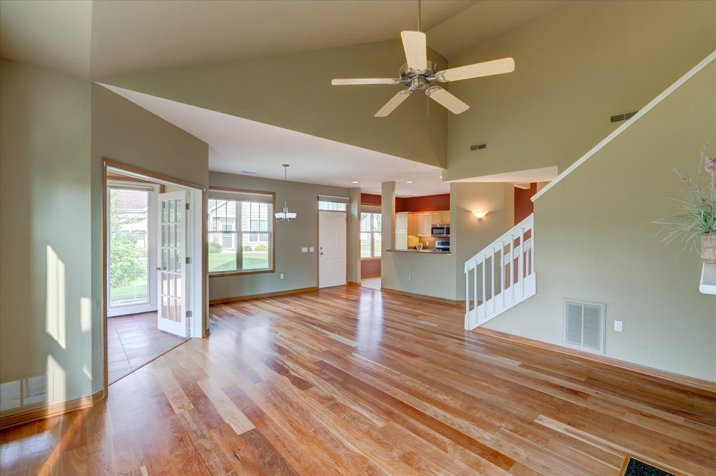 15 Corner Stone Way Unit: 16