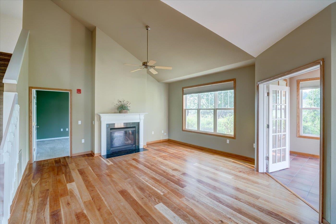 15 Corner Stone Way Unit: 16