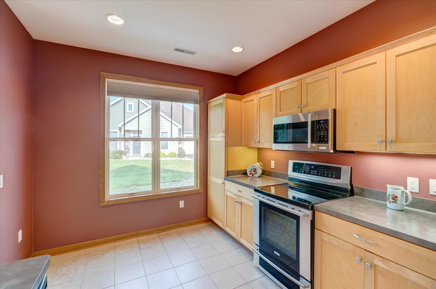 15 Corner Stone Way Unit: 16