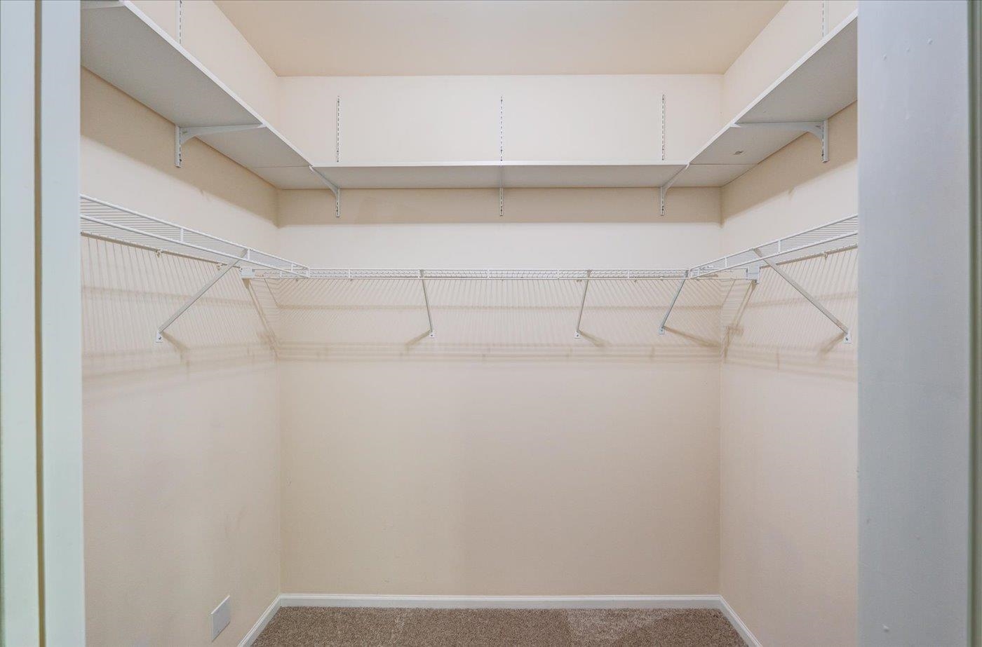 15 Corner Stone Way Unit: 16