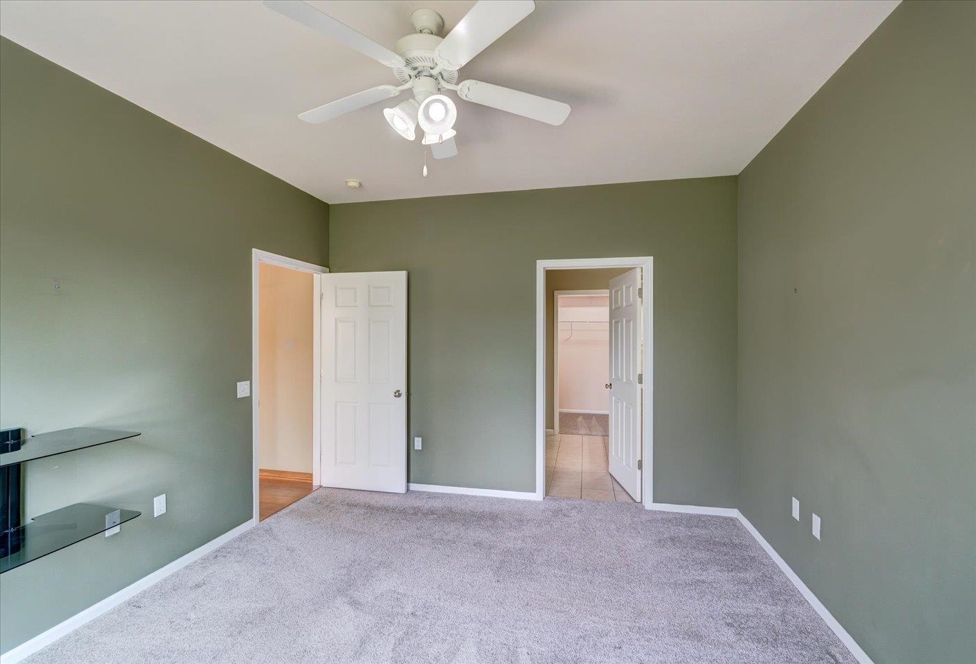 15 Corner Stone Way Unit: 16