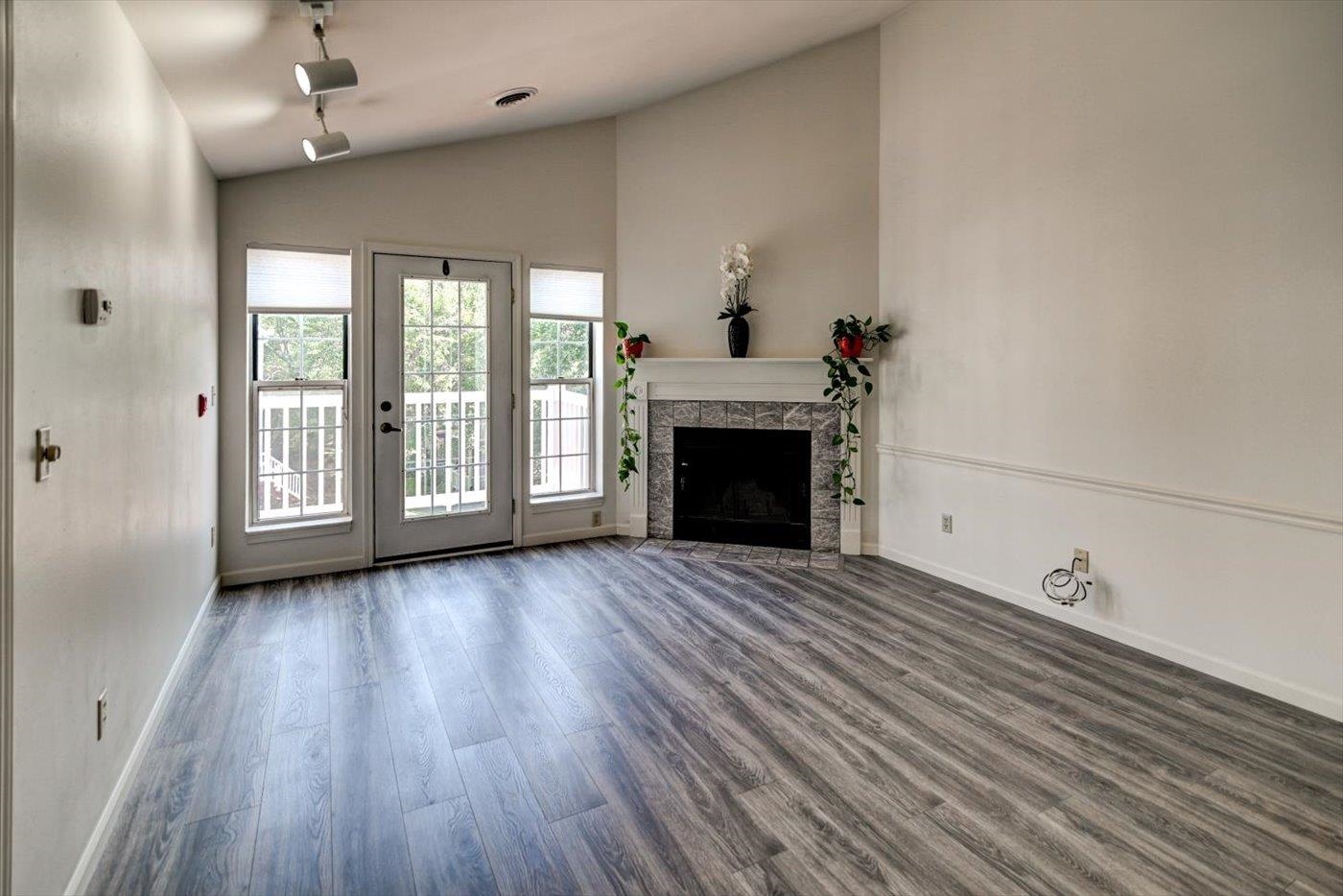 901 Harbor House Drive Unit: 5