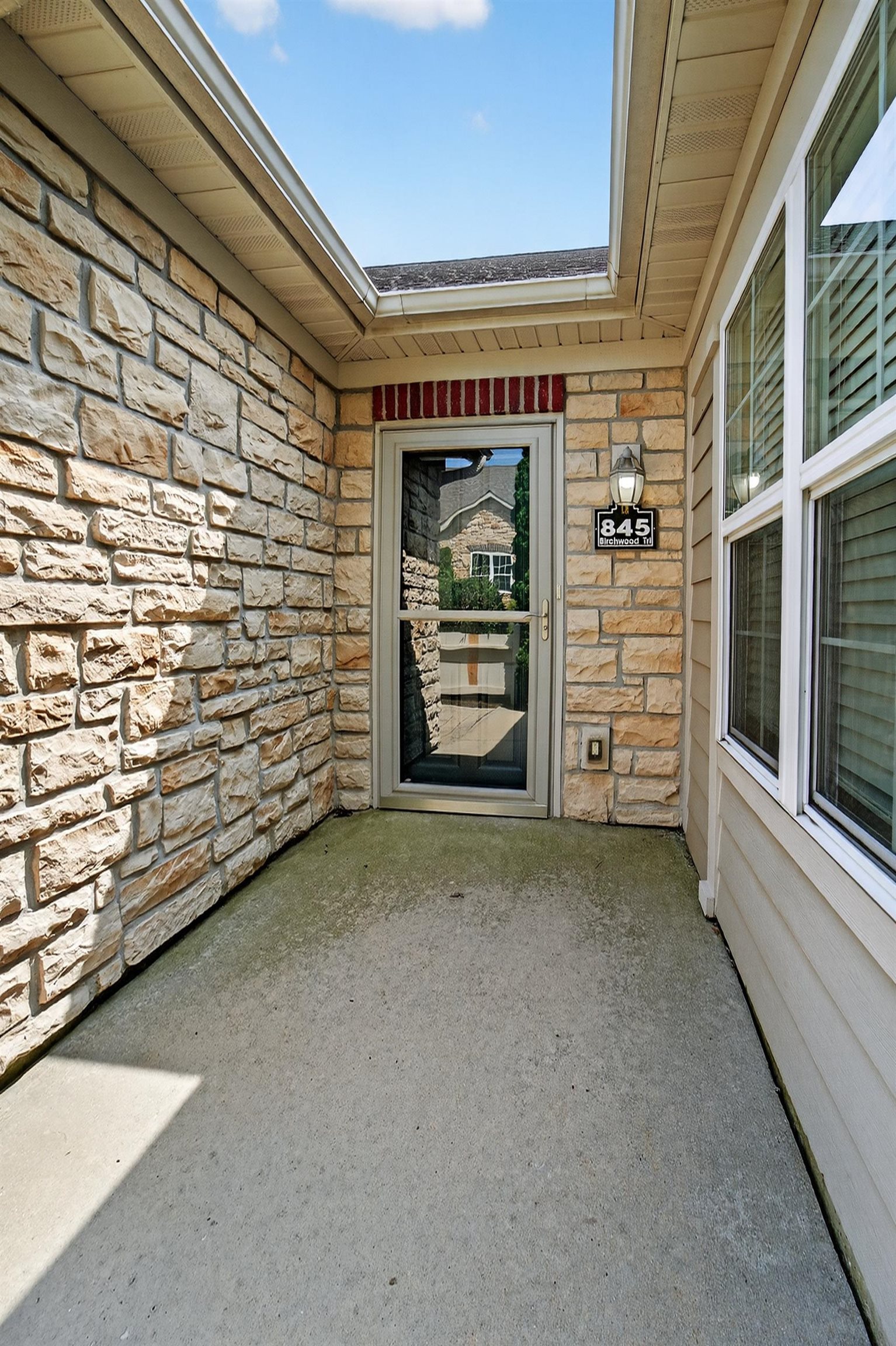 845 Birchwood Trail