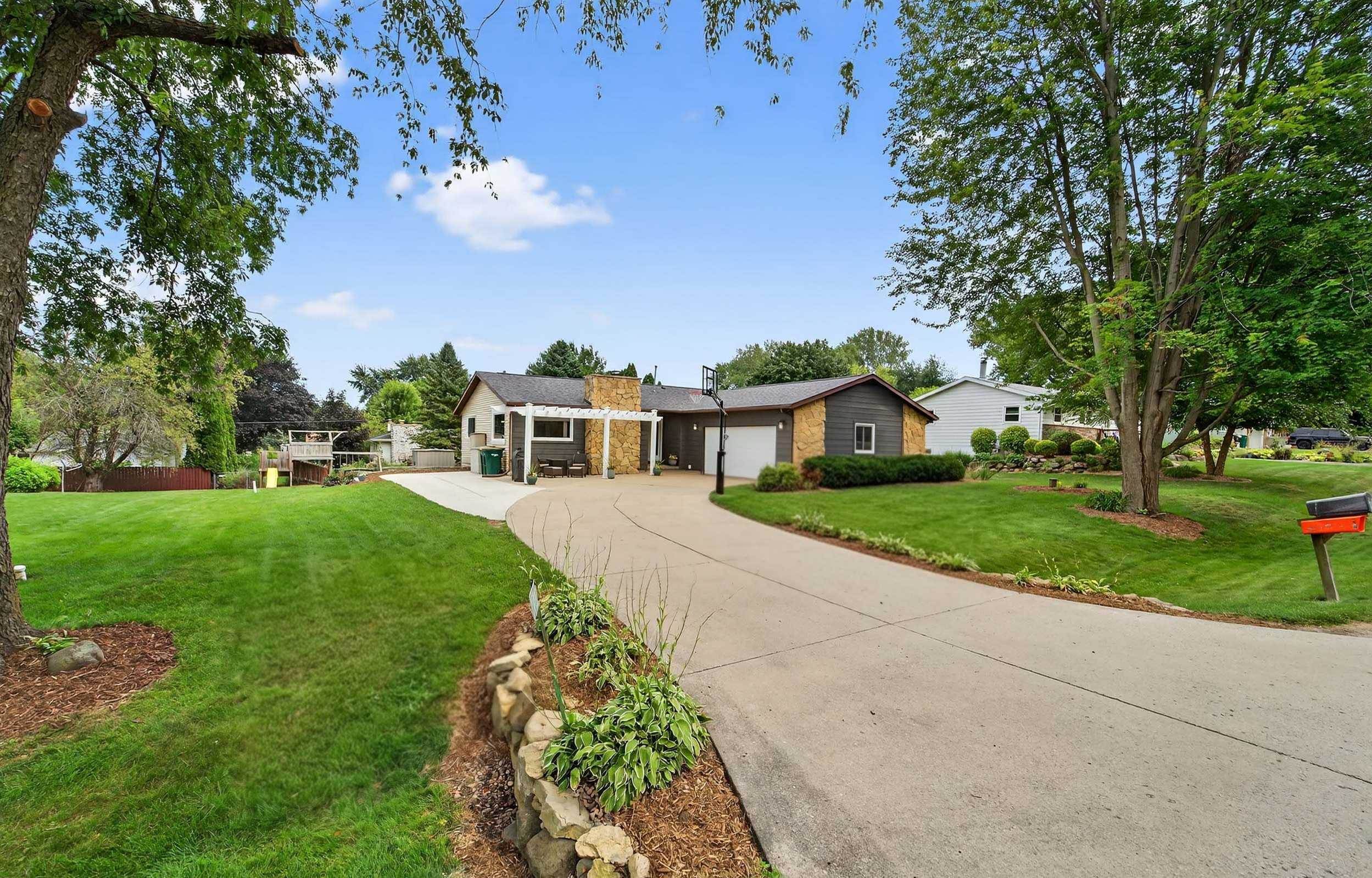 3392 Swinburne Drive