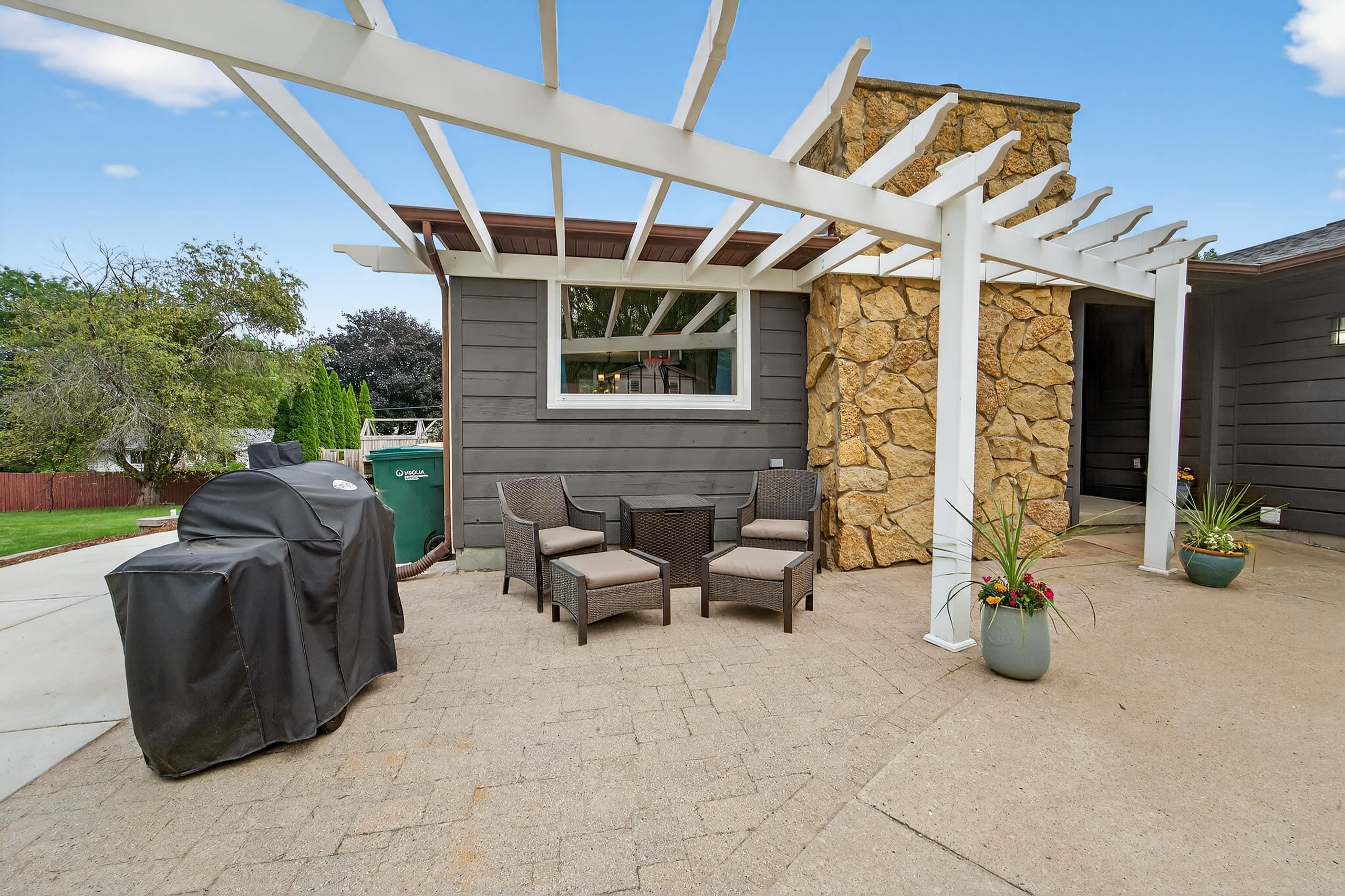 3392 Swinburne Drive