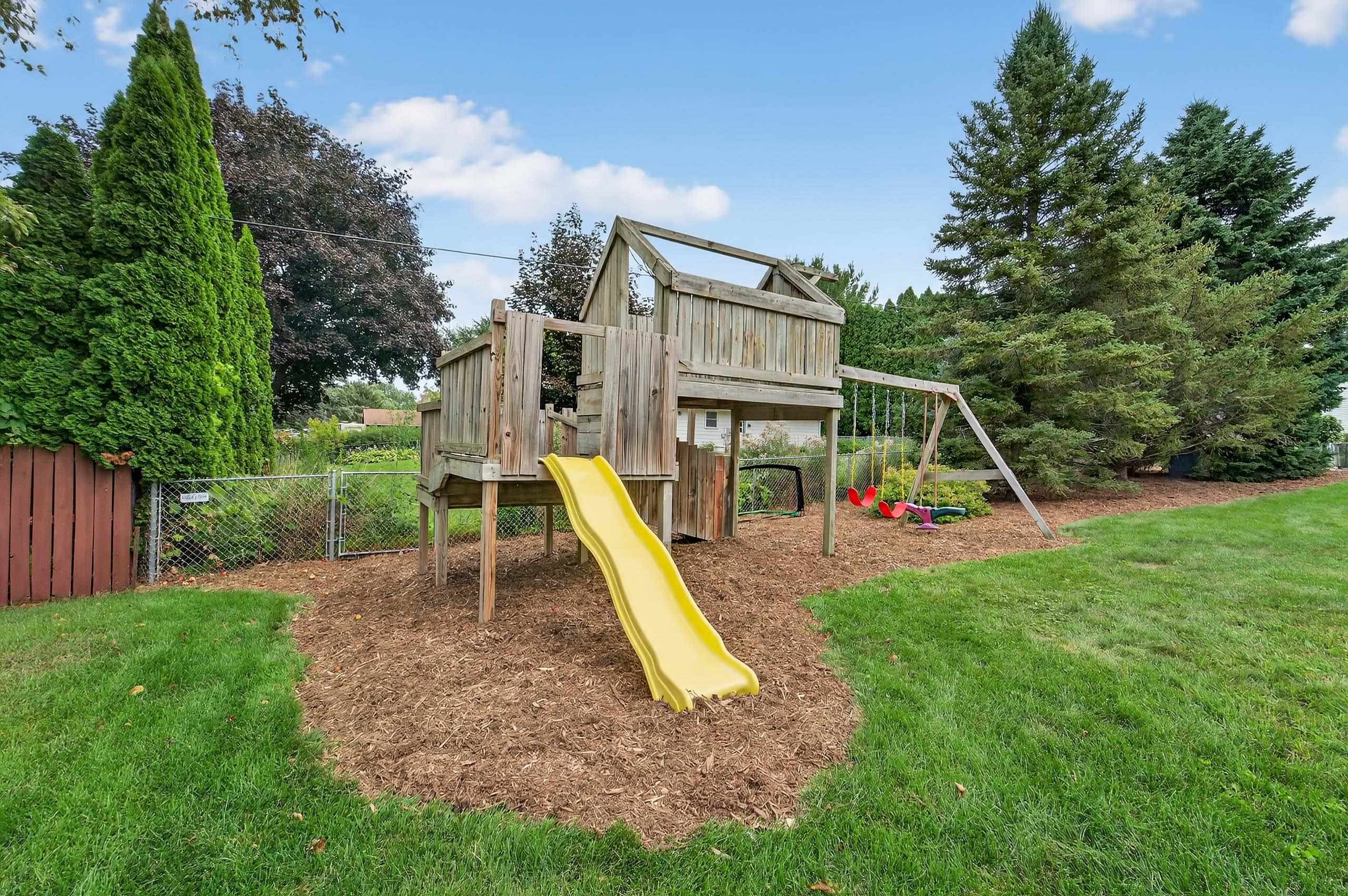 3392 Swinburne Drive