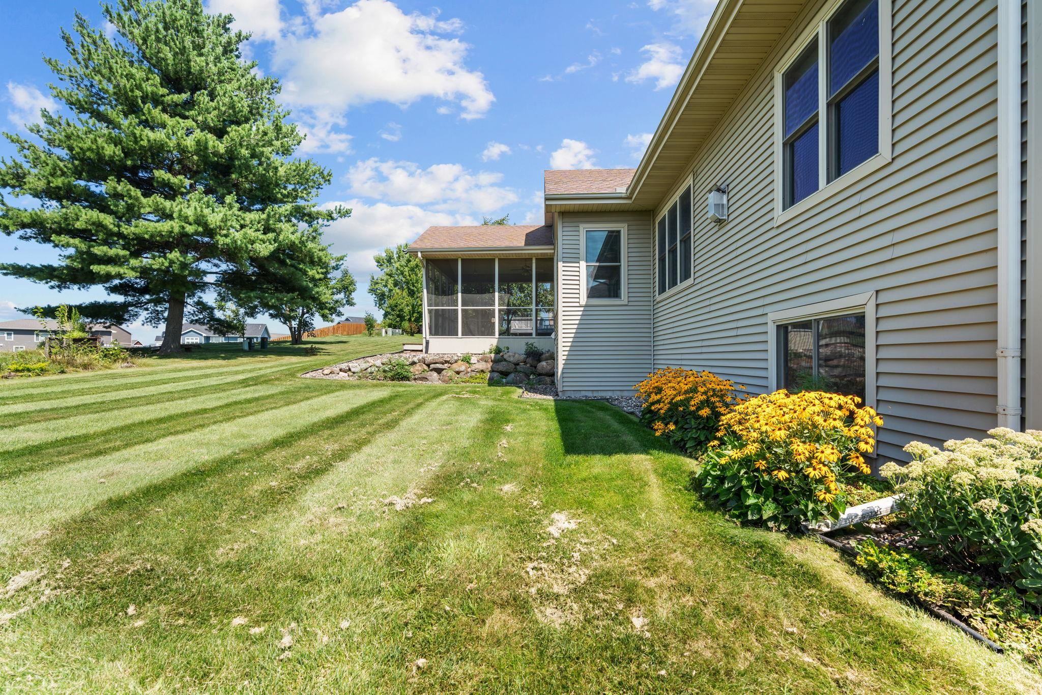 367 N Bergamont Boulevard