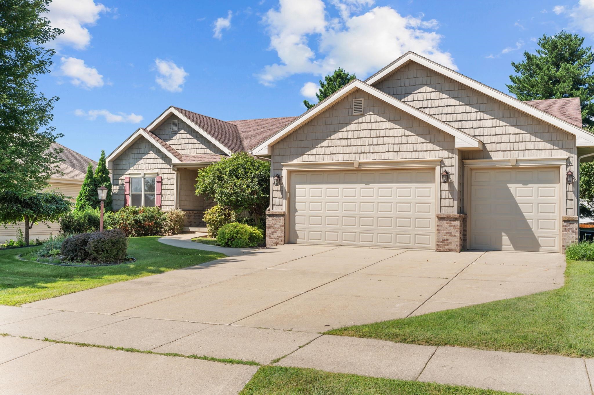 367 N Bergamont Boulevard