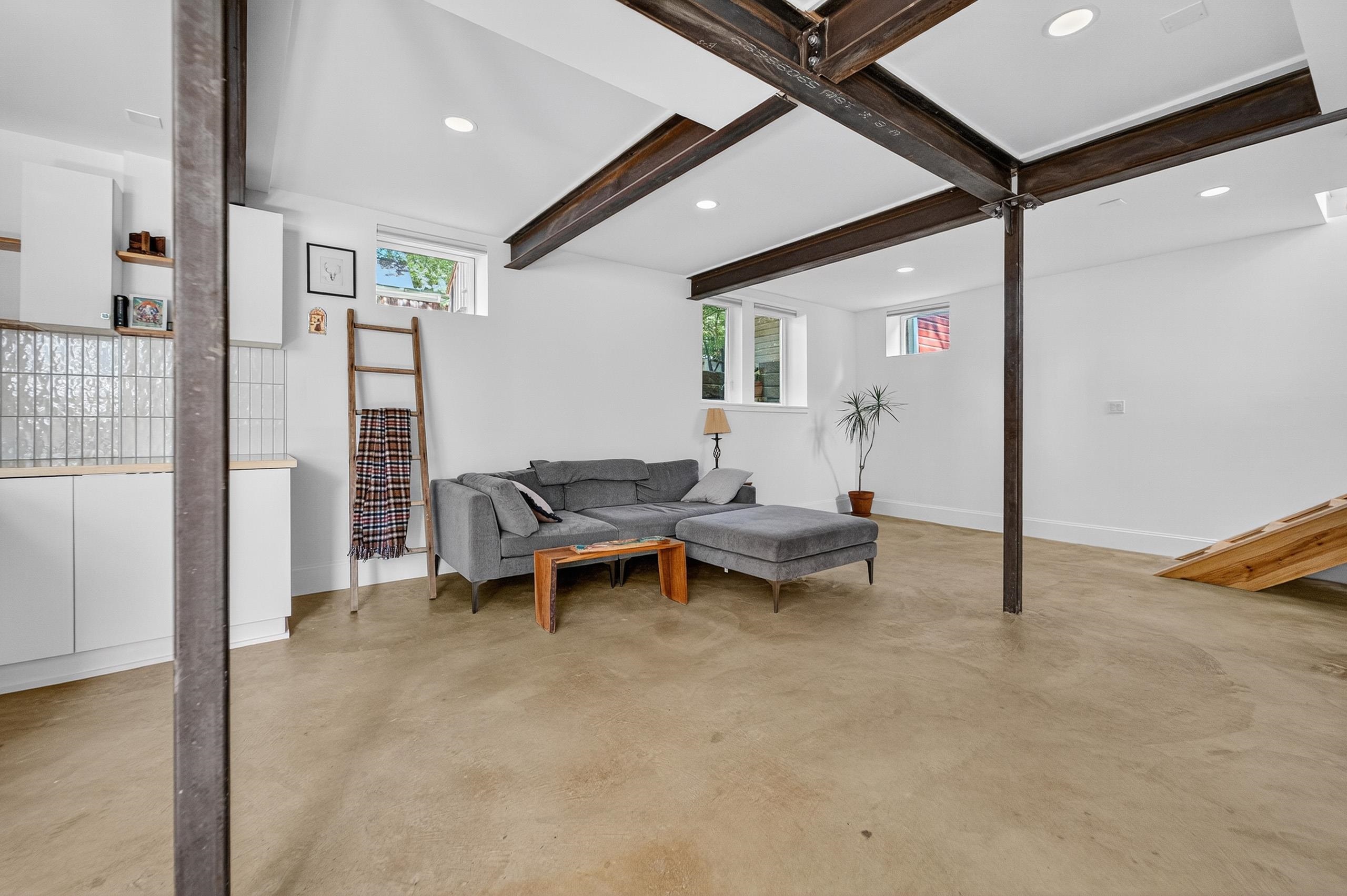 302 Van Deusen Street