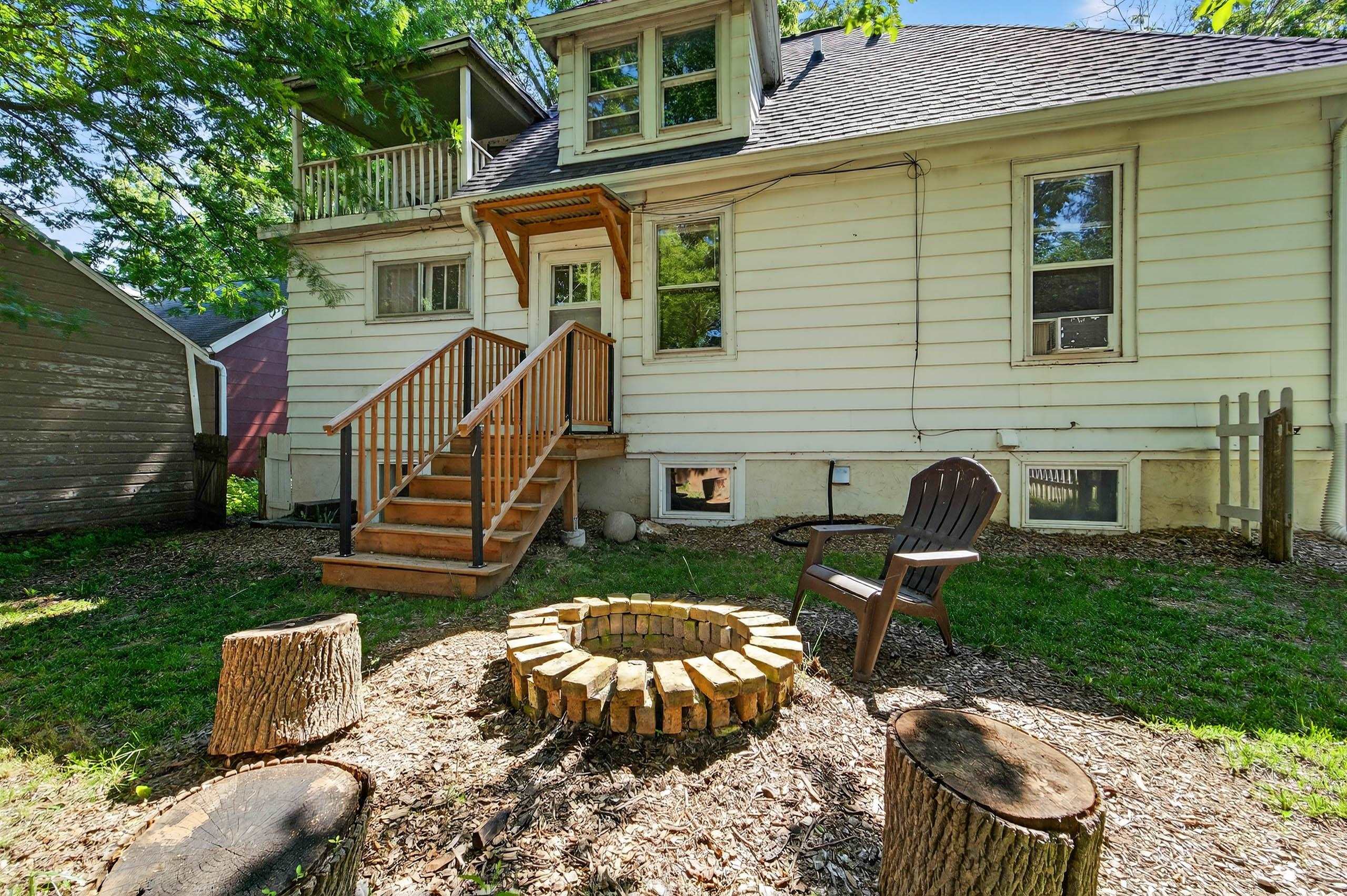 302 Van Deusen Street