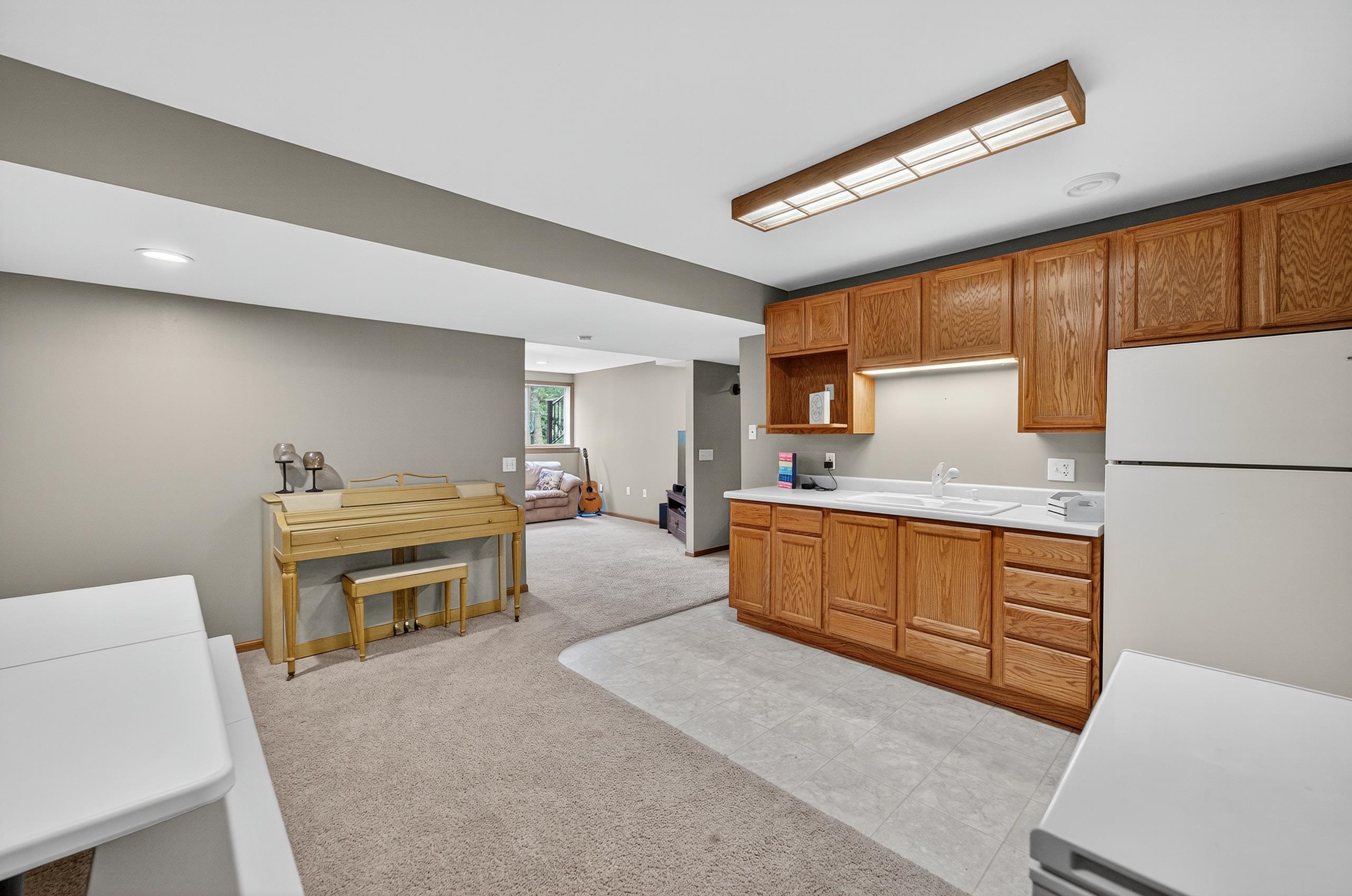 564 S Burr Oak Avenue