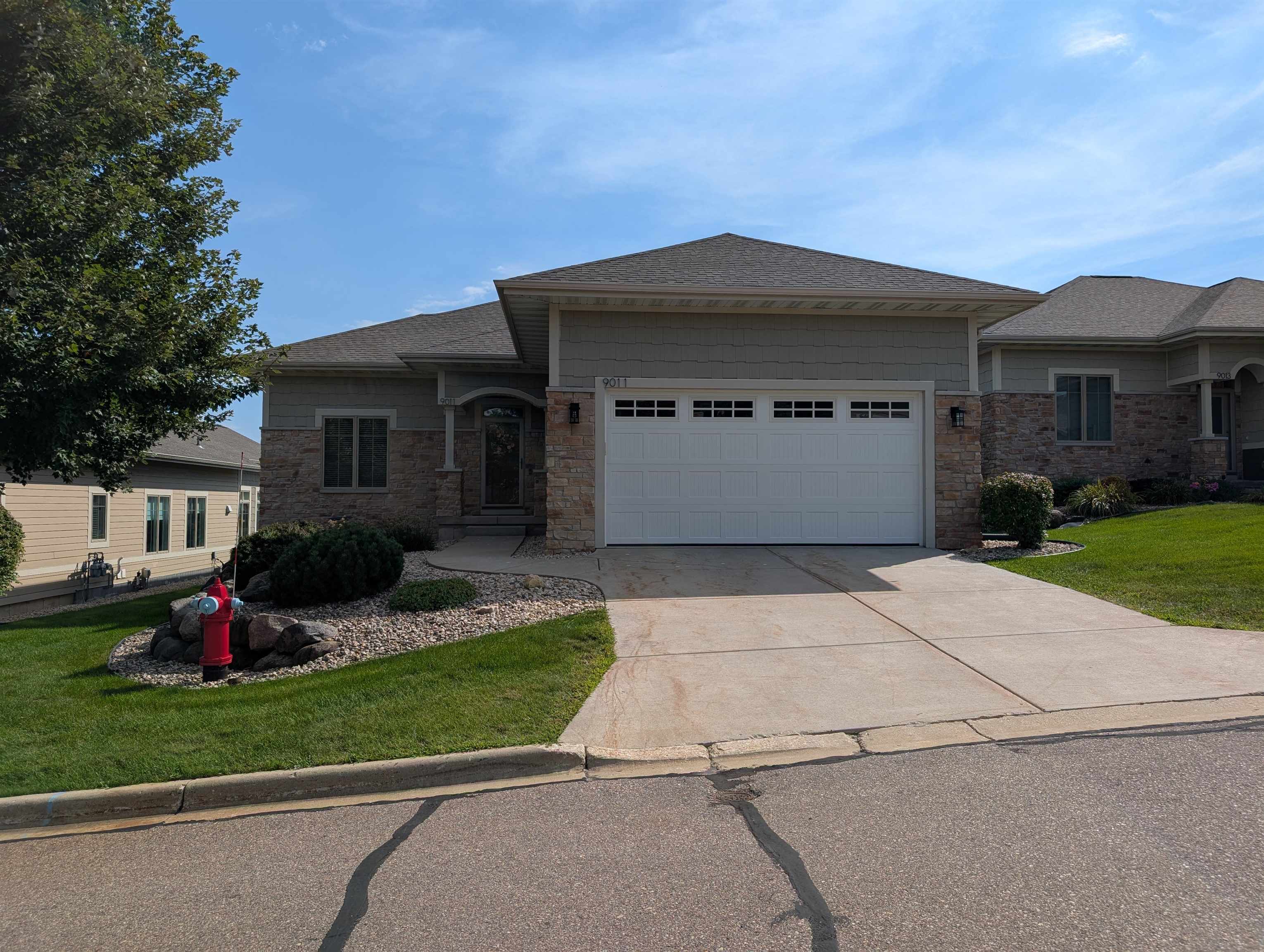 9011 Royal Oaks Circle