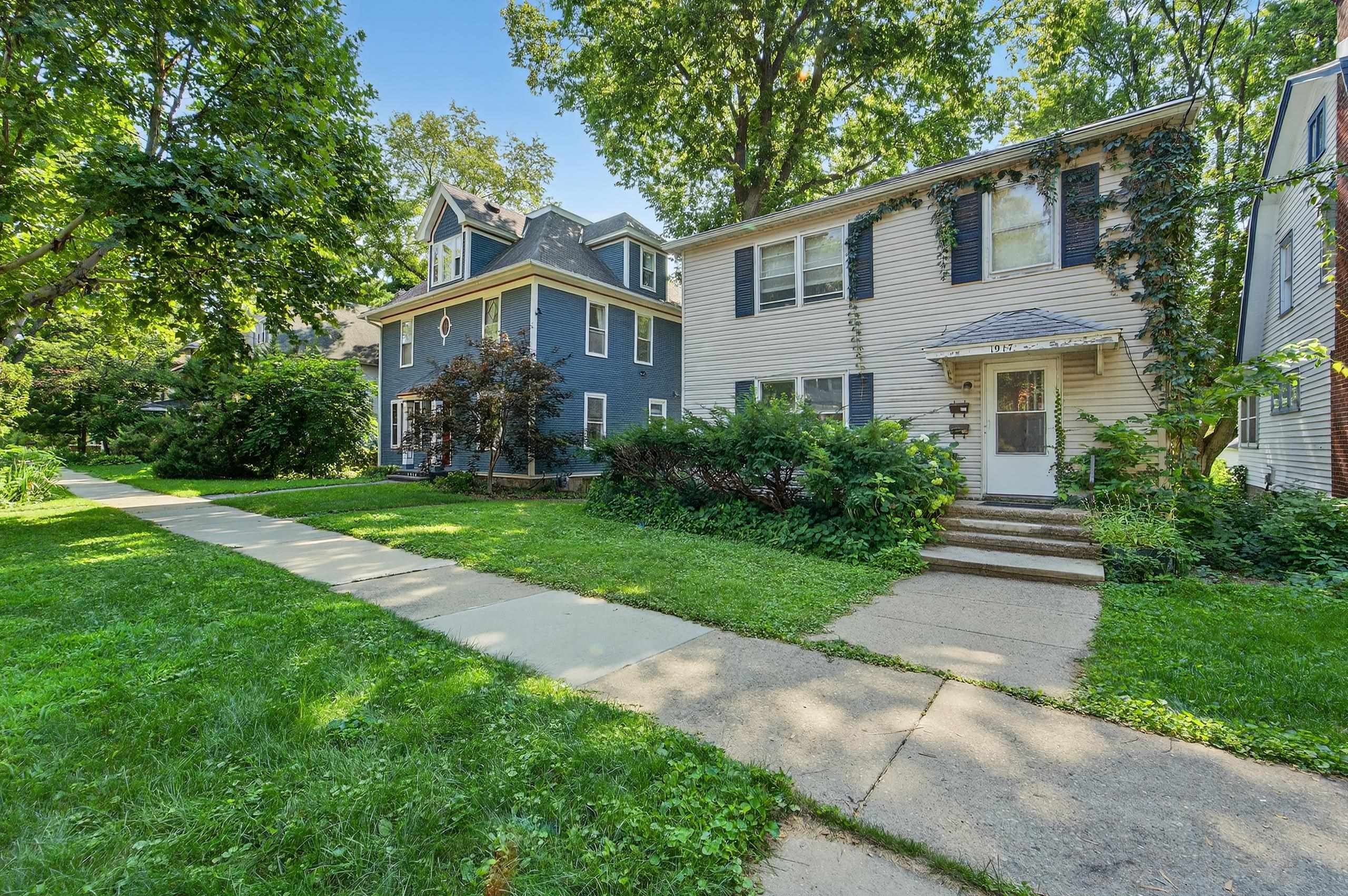1917 Street