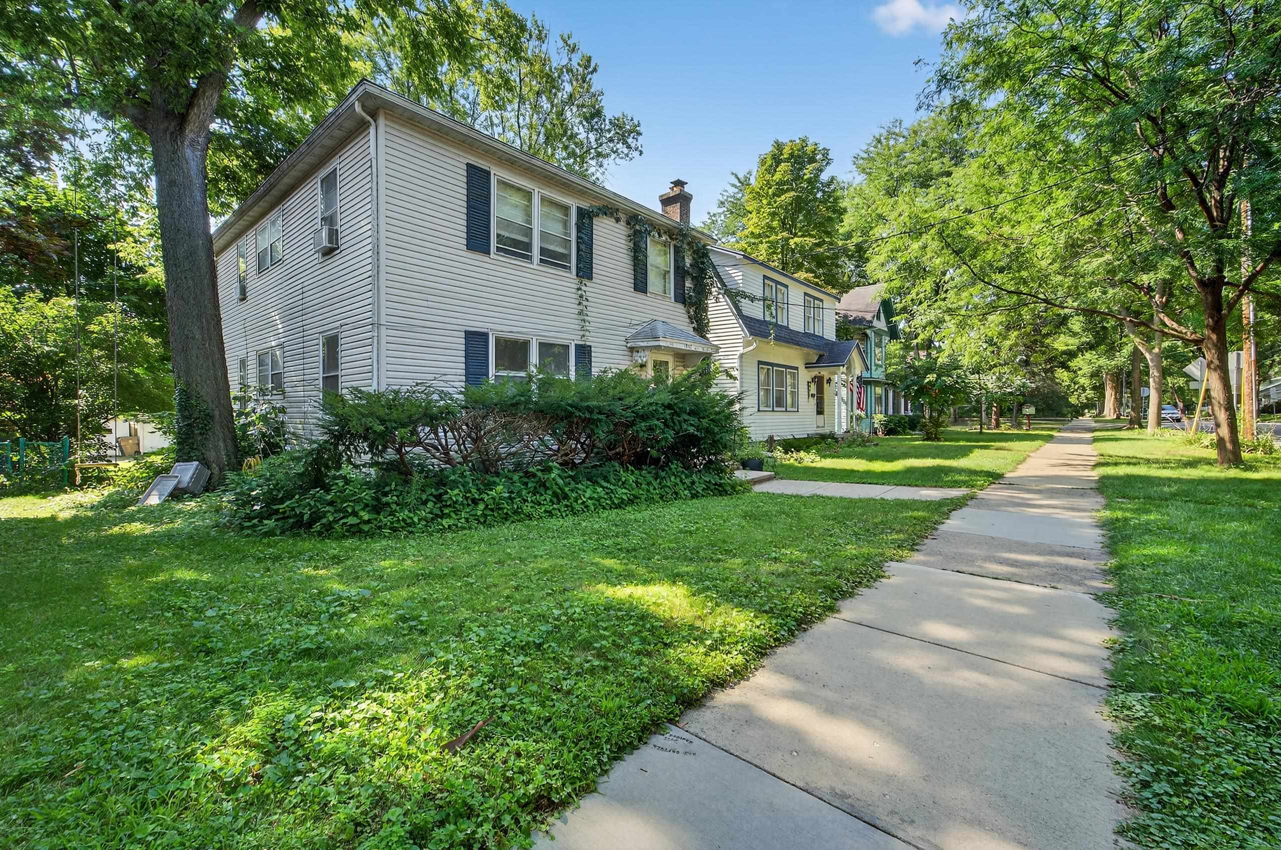 1917 Street