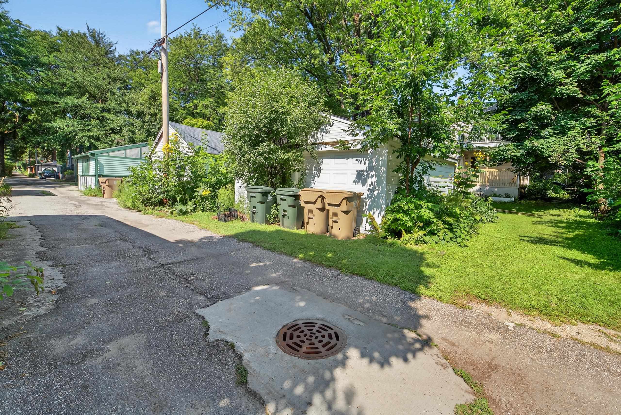 1917 Street