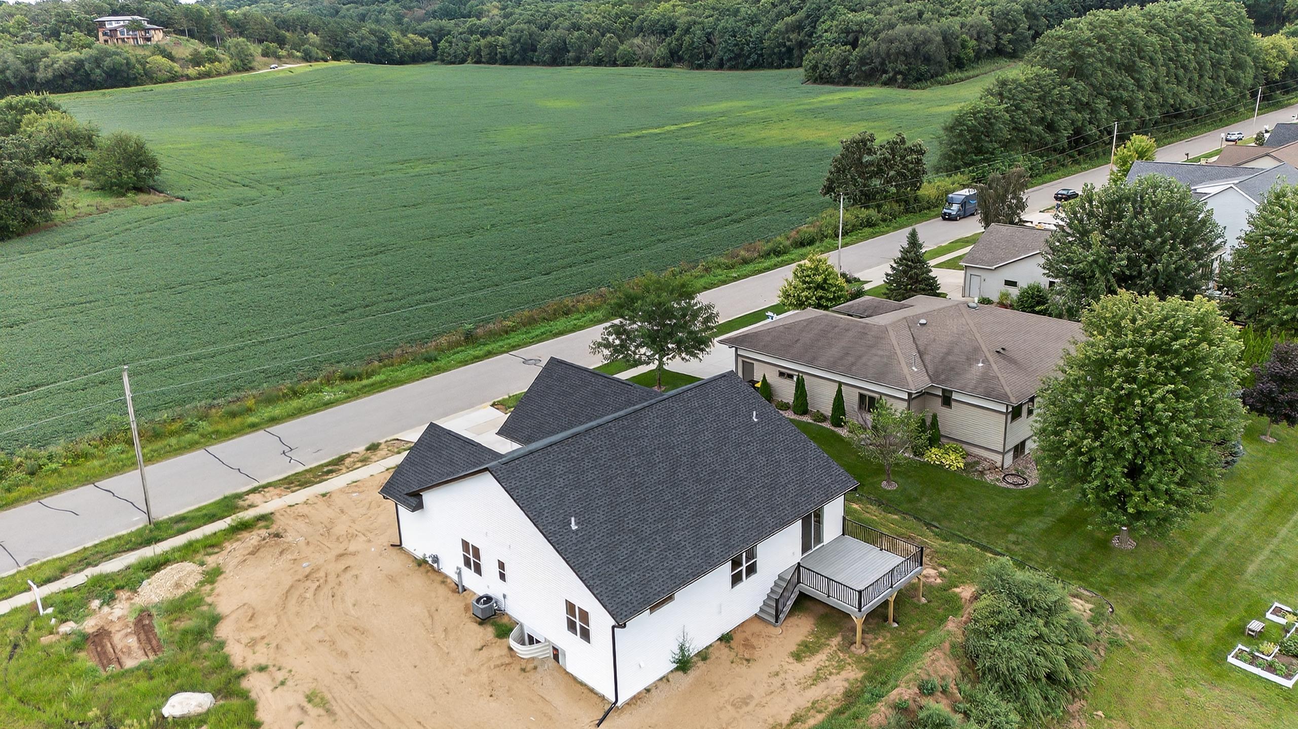 708 Reeve Road