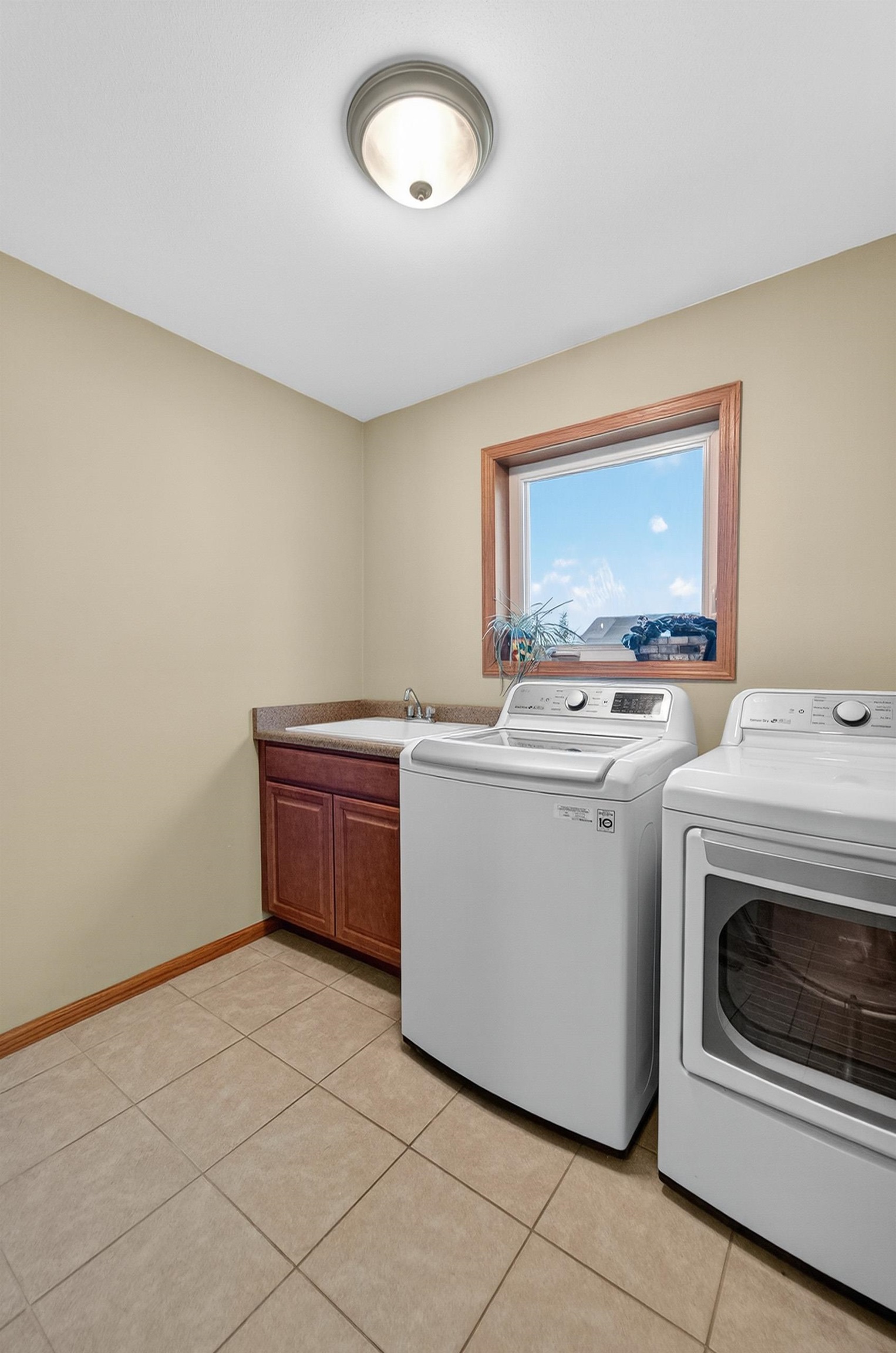 857 Ashworth Drive