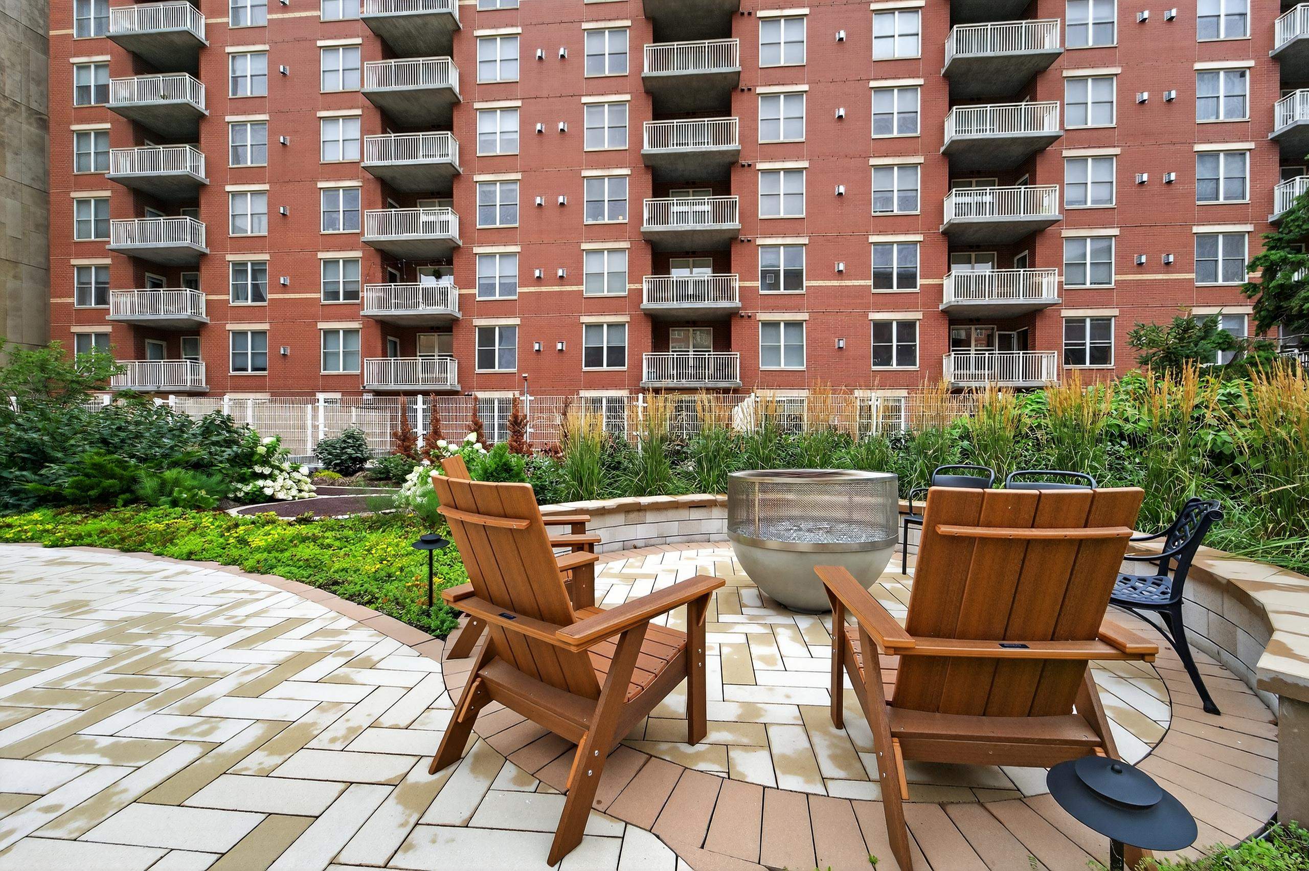 333 W Mifflin Street 9070