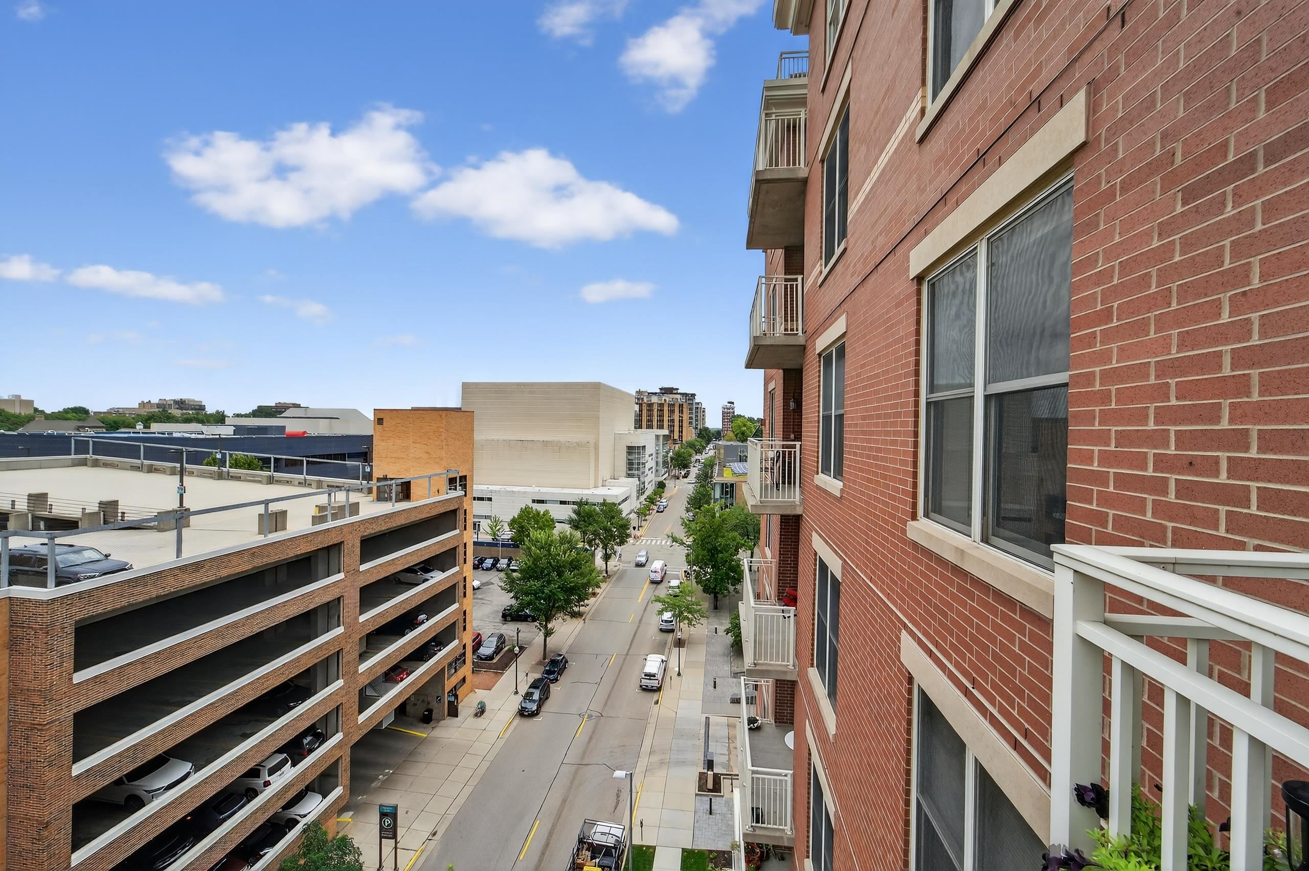 333 W Mifflin Street 9070