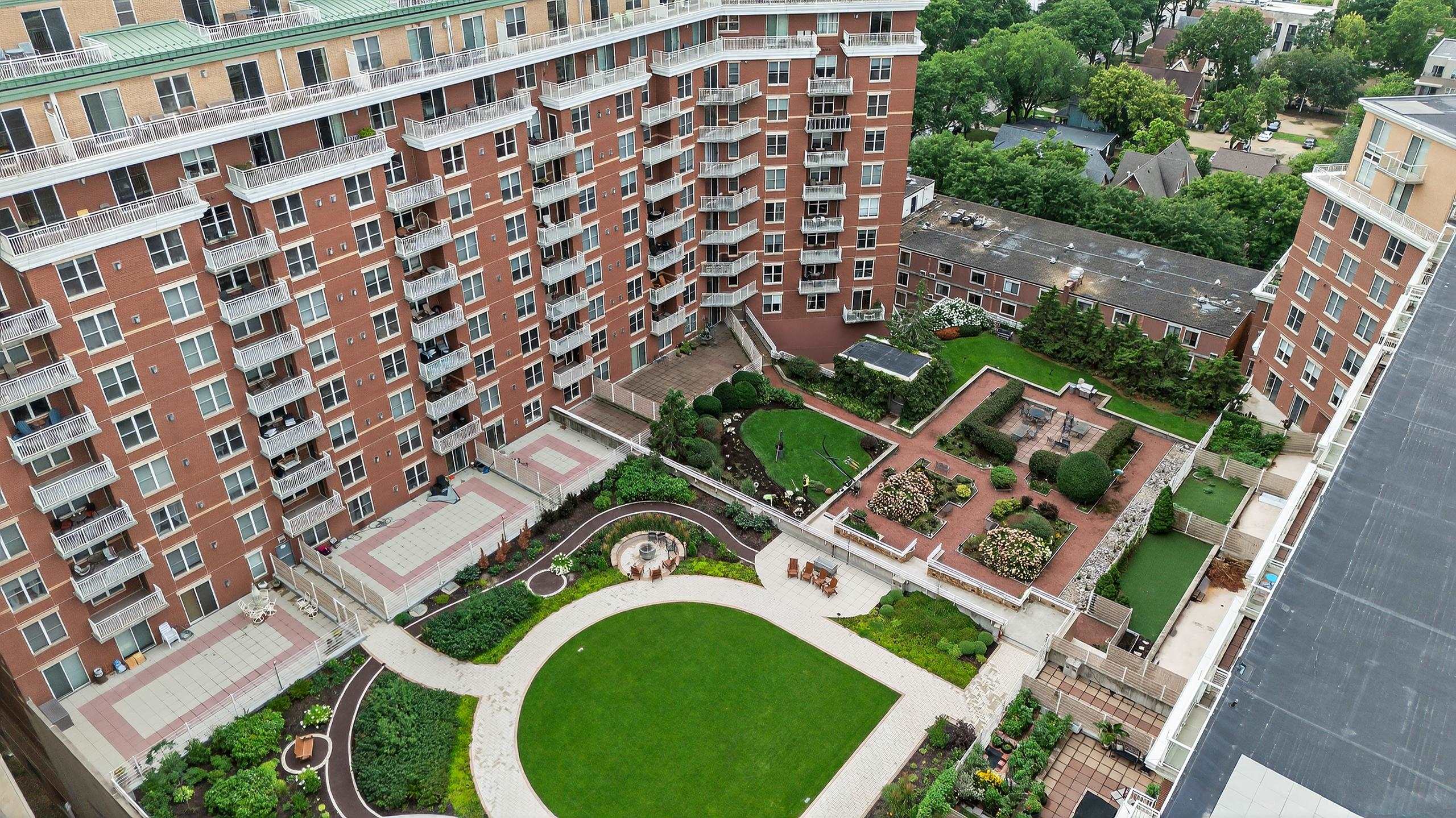 333 W Mifflin Street 9070